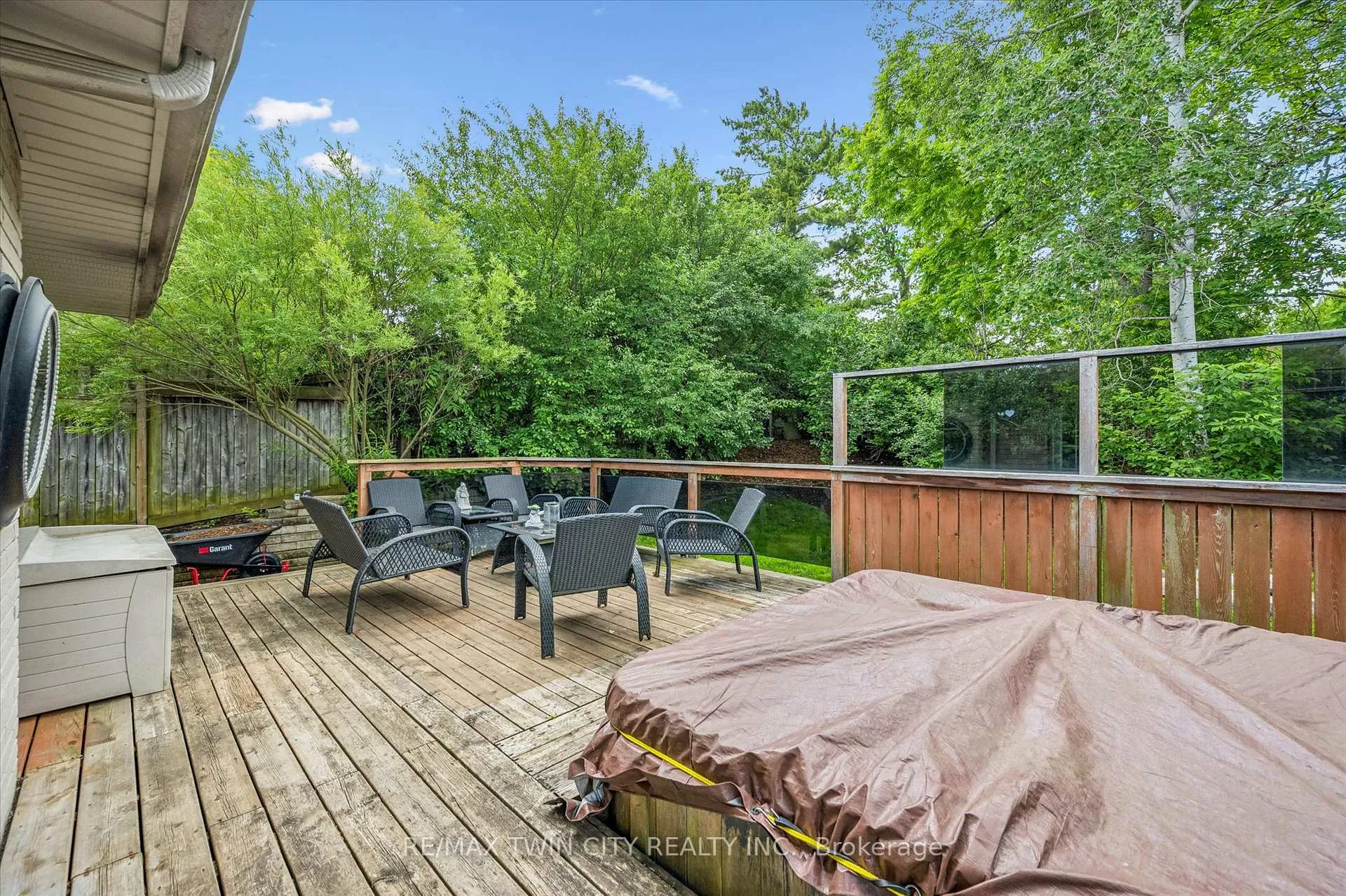 Photo 21 of 107 Queenston Drive, Kitchener — HOMEH