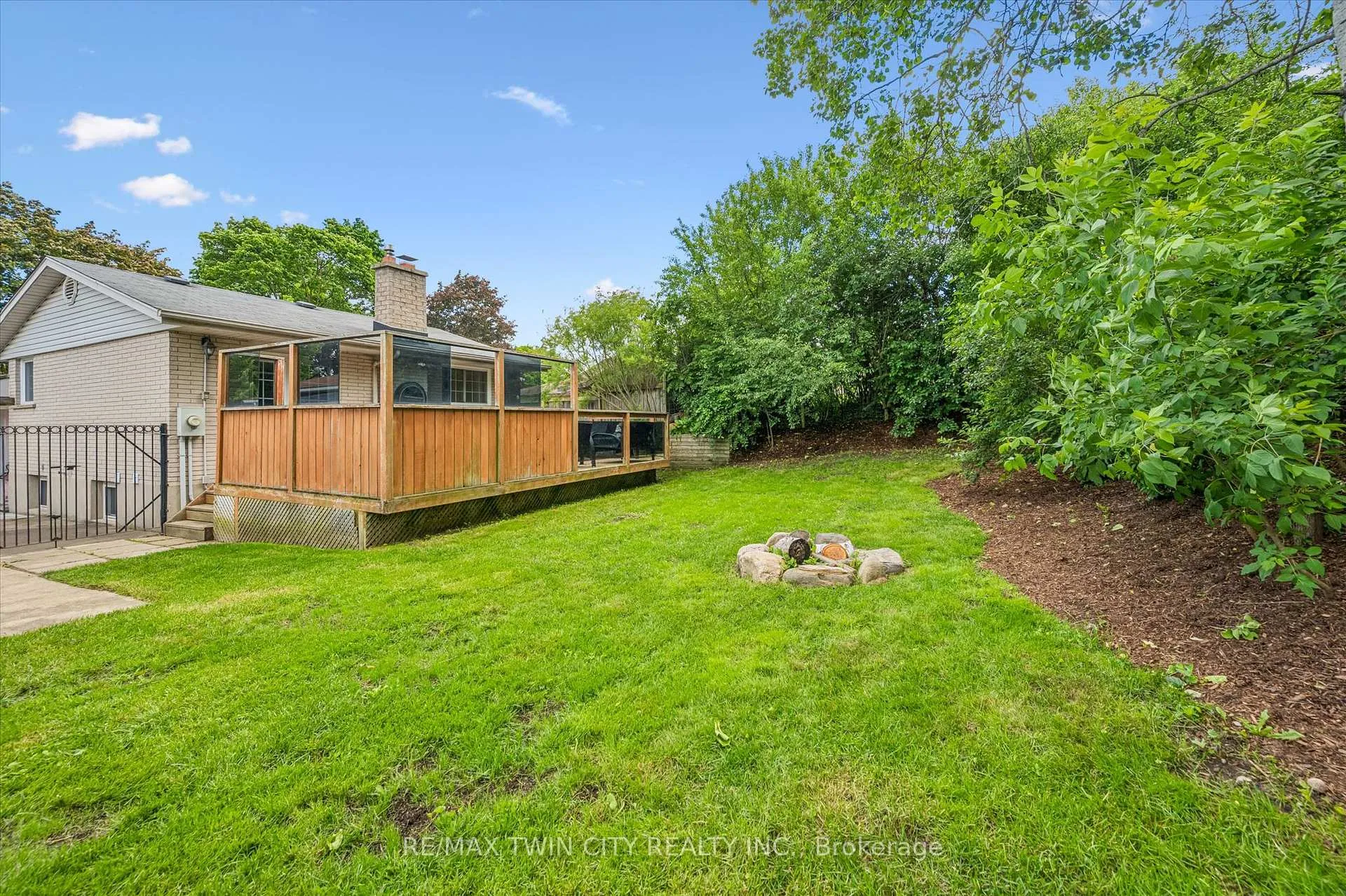 Photo 23 of 107 Queenston Drive, Kitchener — HOMEH