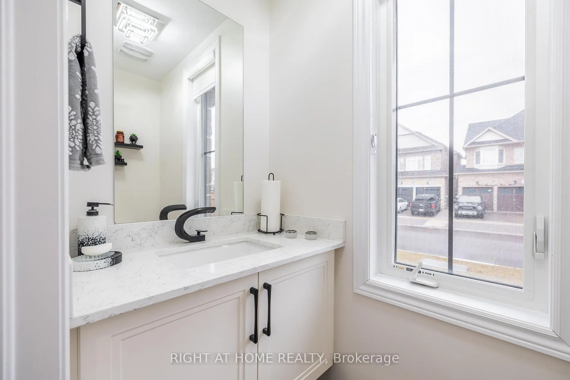 Photo 10 of 133 Benadir Avenue, Caledon, Rural Caledon — HOMEH
