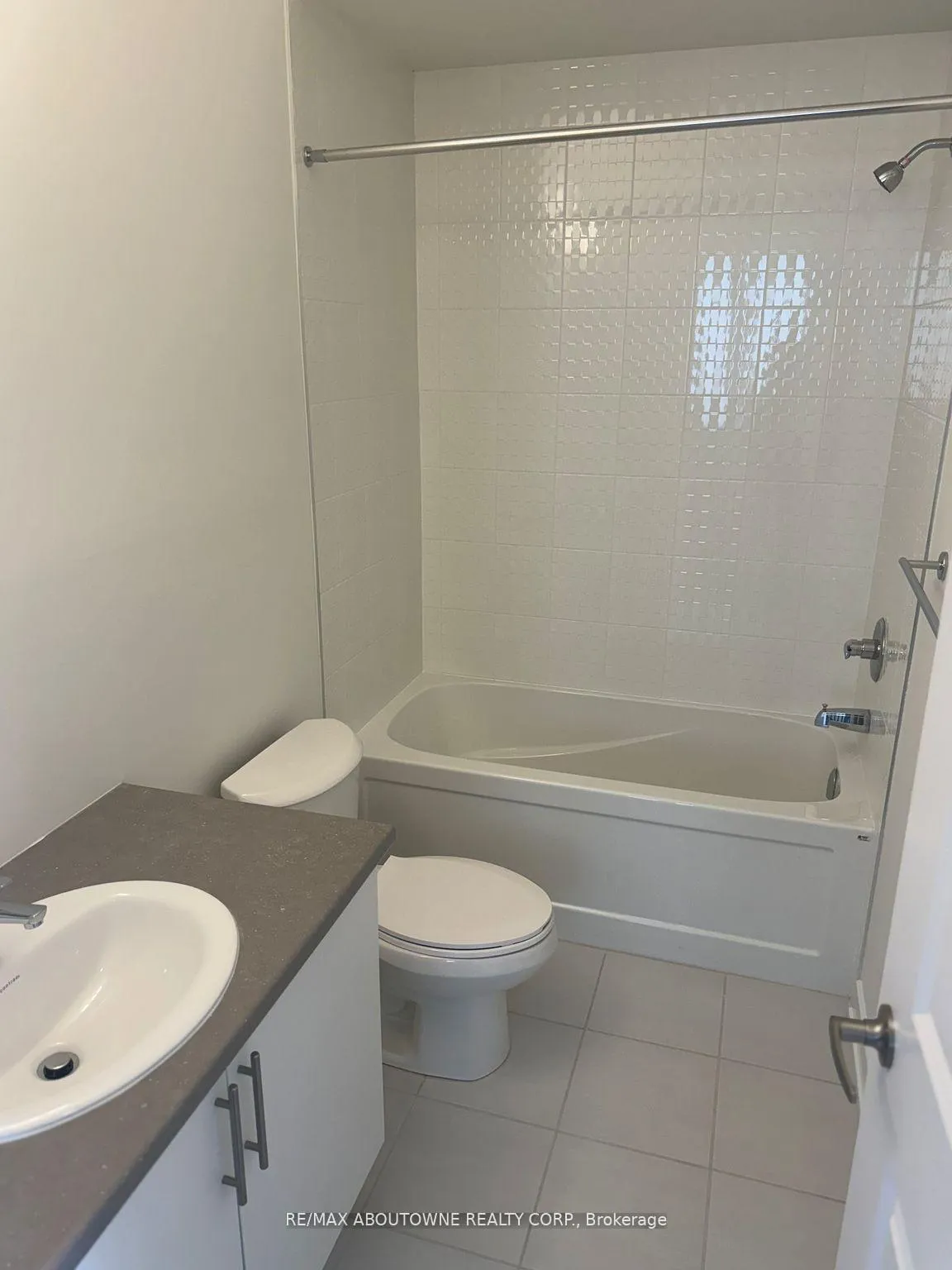 Photo 11 of 1050 Thompson Drive, Oshawa, Kedron — HOMEH