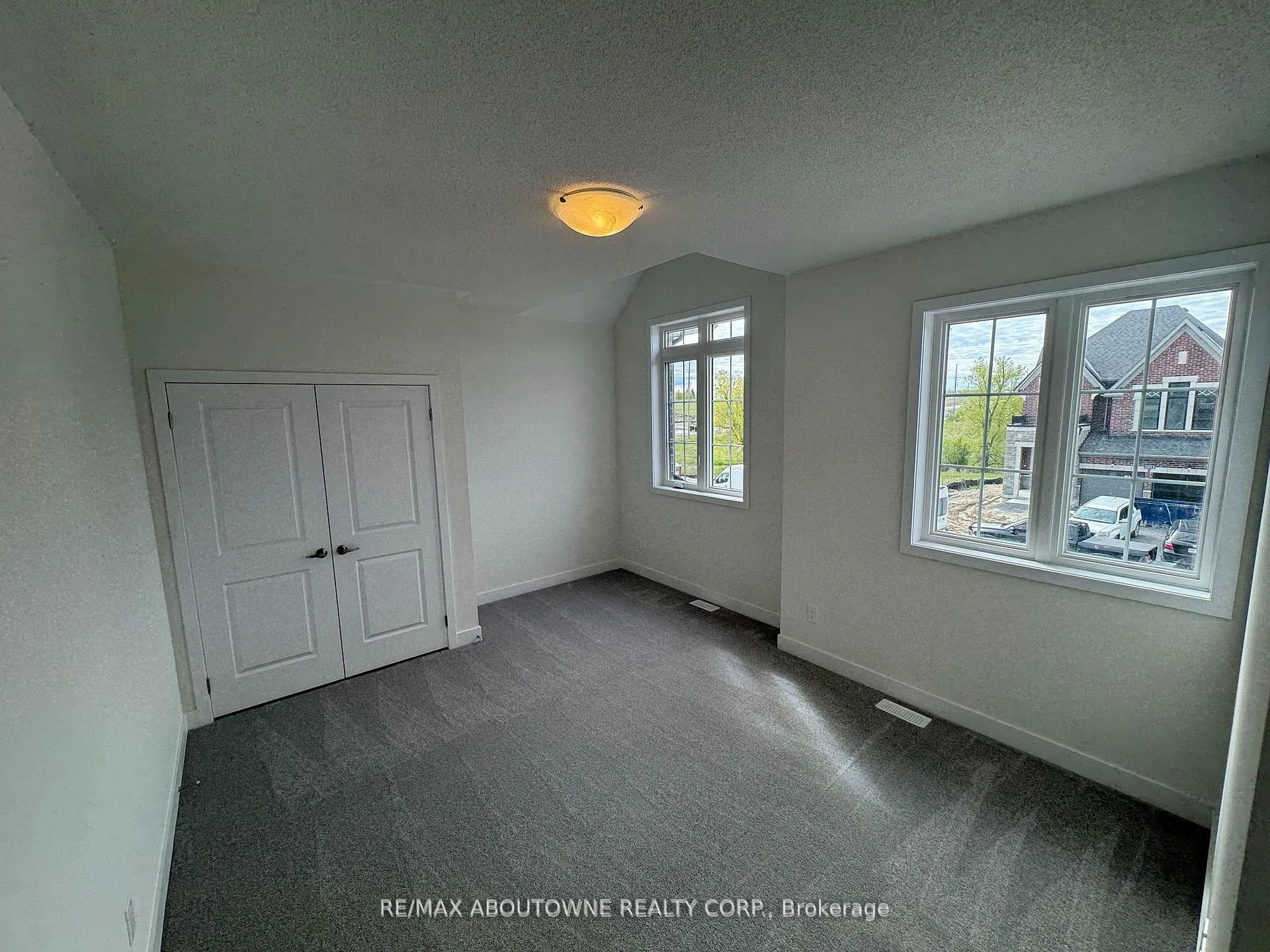 Photo 16 of 1050 Thompson Drive, Oshawa, Kedron — HOMEH