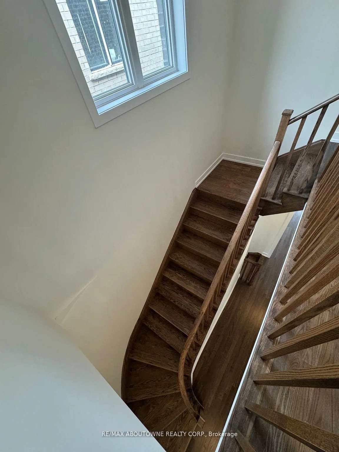 Photo 18 of 1050 Thompson Drive, Oshawa, Kedron — HOMEH
