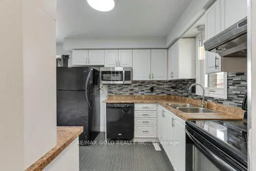 Photo 3 of 83 Speight Crescent, London, East E — HOMEH