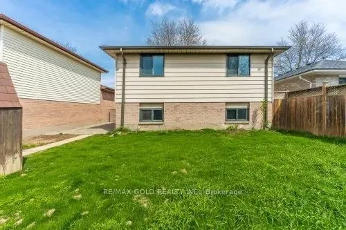 Photo 16 of 83 Speight Crescent, London, East E — HOMEH