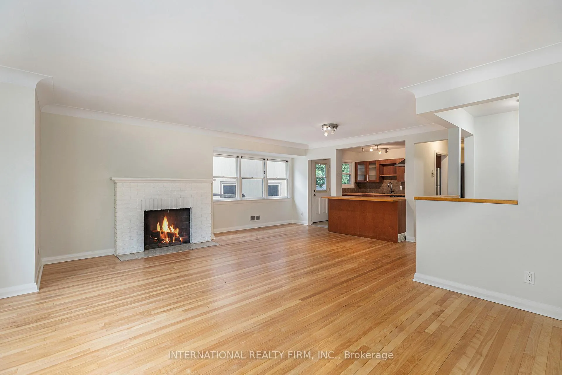 Photo 6 of 323 Lanark Avenue N, Ottawa, Westboro North — HOMEH