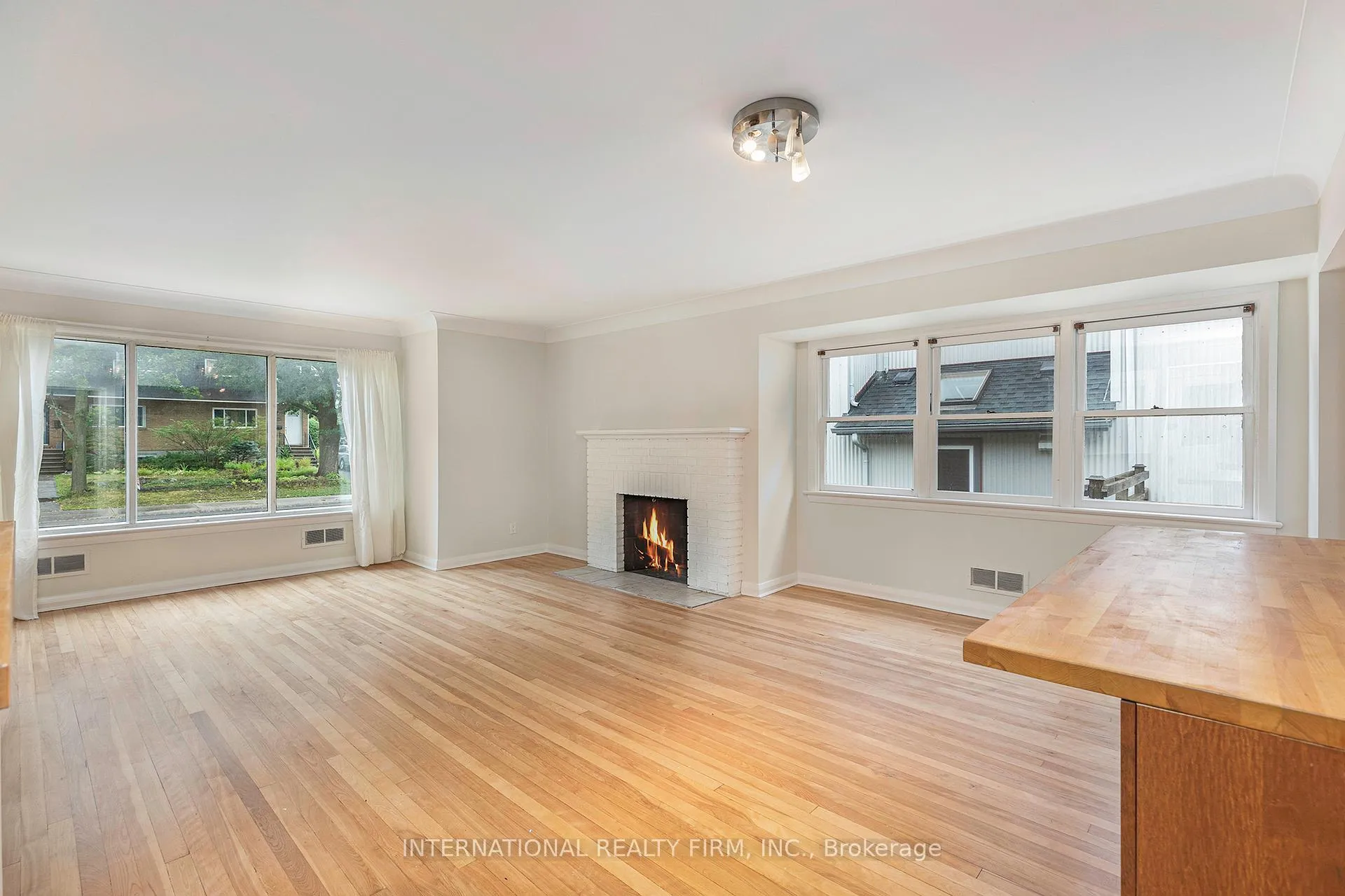 Photo 9 of 323 Lanark Avenue N, Ottawa, Westboro North — HOMEH