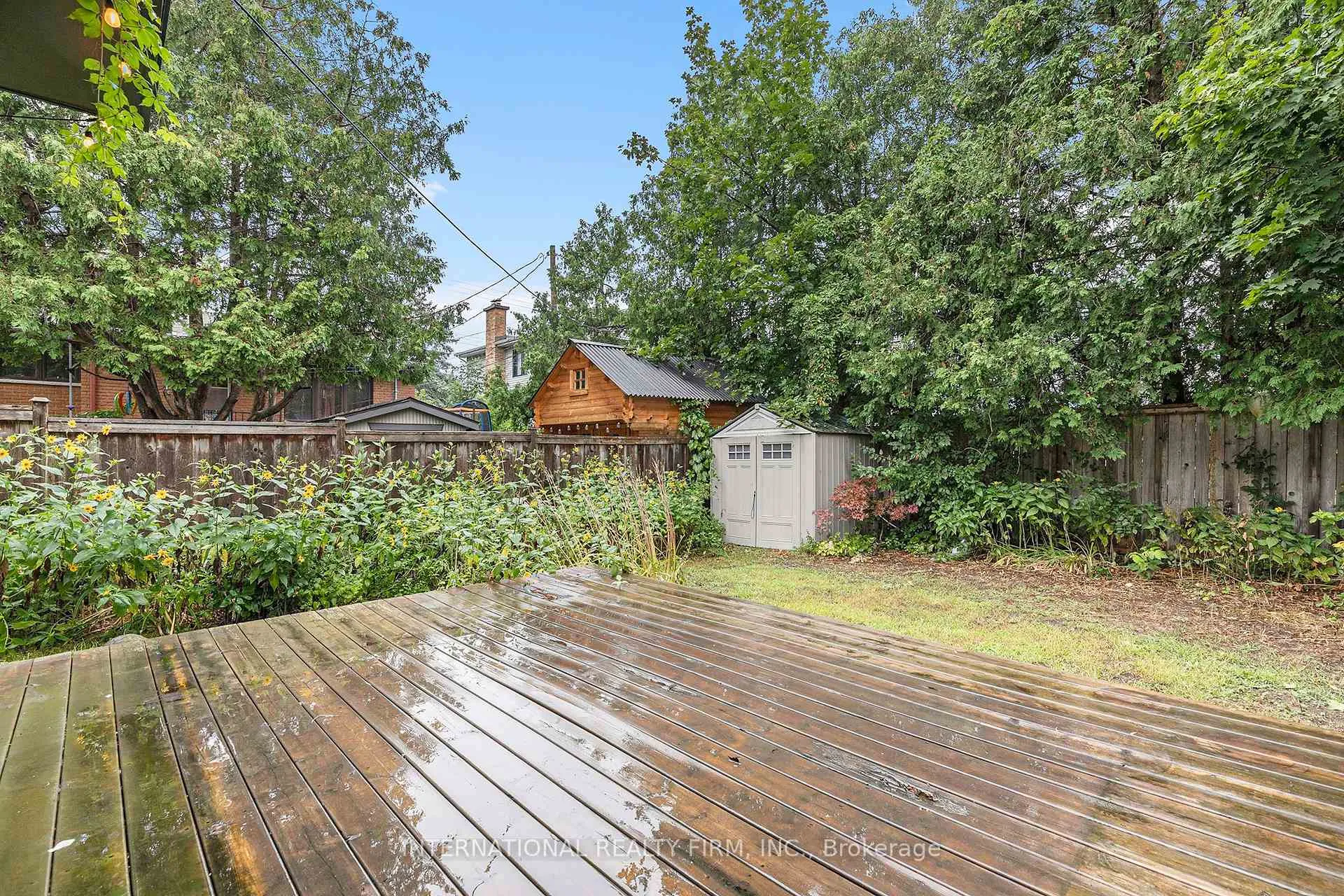 Photo 28 of 323 Lanark Avenue N, Ottawa, Westboro North — HOMEH