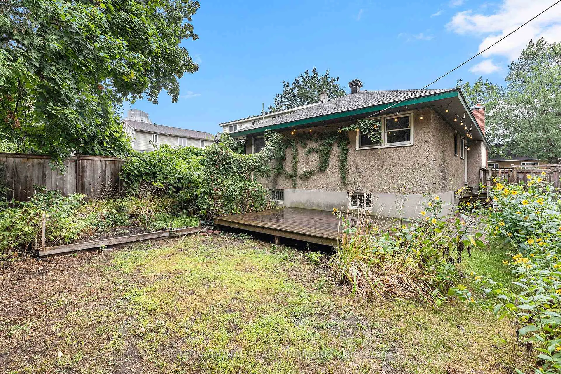 Photo 29 of 323 Lanark Avenue N, Ottawa, Westboro North — HOMEH