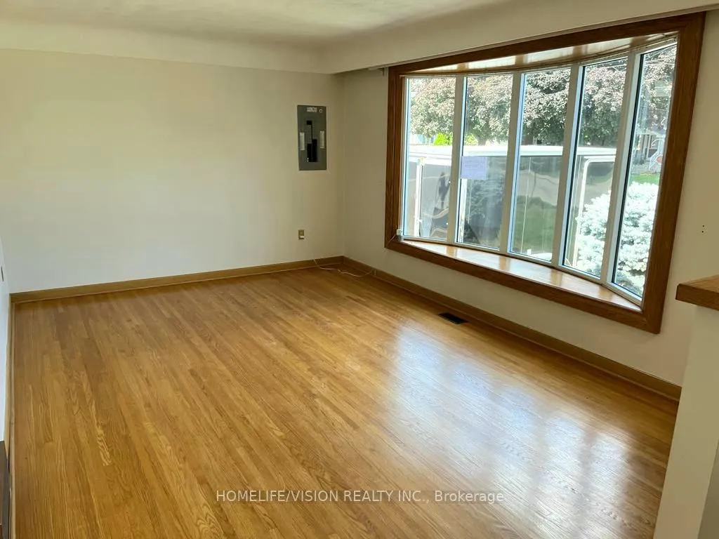 Photo 2 of Unit Upper, 16 Nova Drive, Hamilton, Huntington — HOMEH