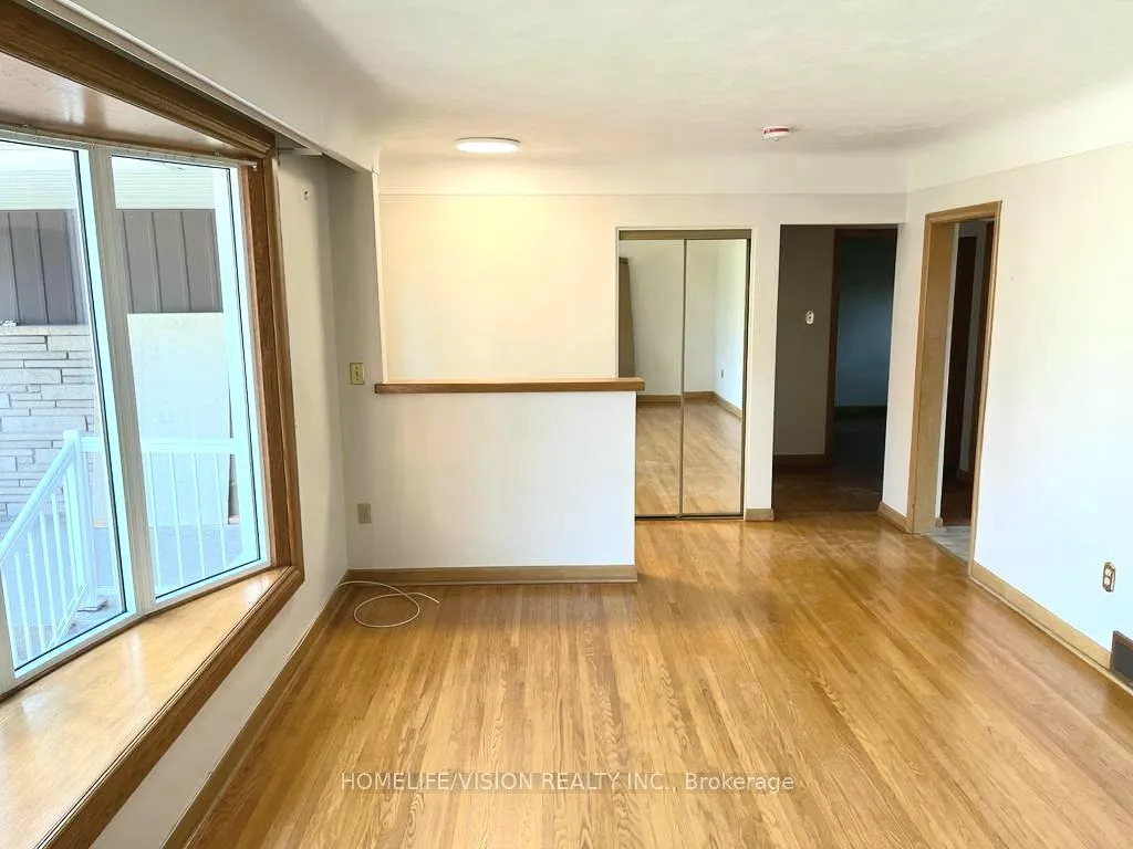 Photo 3 of Unit Upper, 16 Nova Drive, Hamilton, Huntington — HOMEH