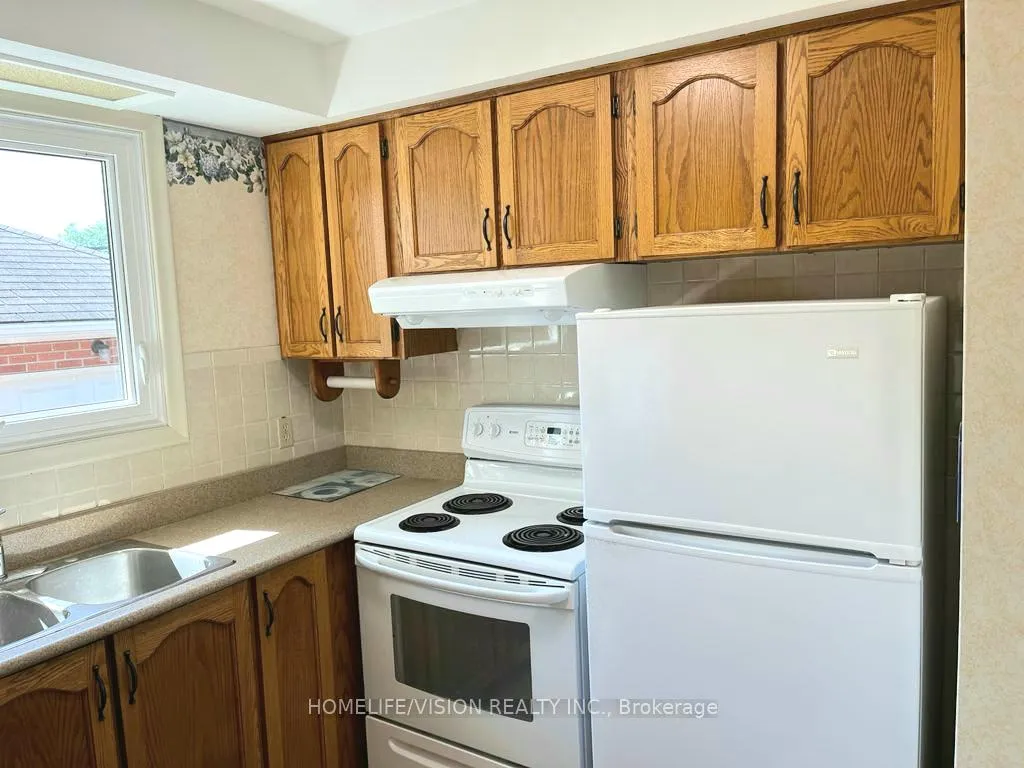 Photo 9 of Unit Upper, 16 Nova Drive, Hamilton, Huntington — HOMEH