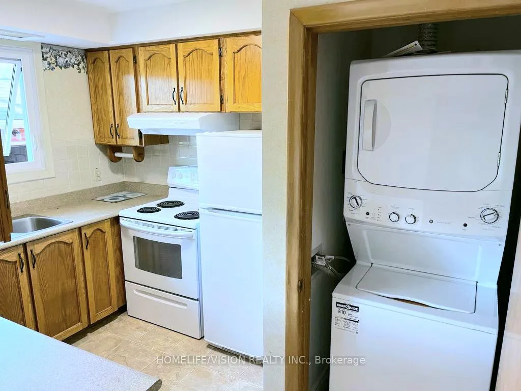Photo 10 of Unit Upper, 16 Nova Drive, Hamilton, Huntington — HOMEH