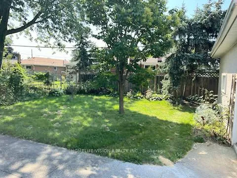 Photo 15 of Unit Upper, 16 Nova Drive, Hamilton, Huntington — HOMEH