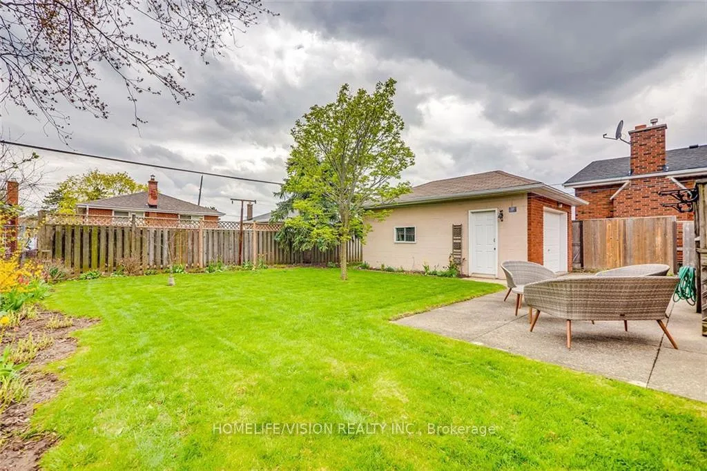 Photo 16 of Unit Upper, 16 Nova Drive, Hamilton, Huntington — HOMEH