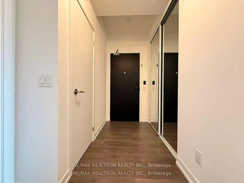 Photo 2 of Unit 3212, 125 Redpath Avenue, Toronto, Mount Pleasant West — HOMEH