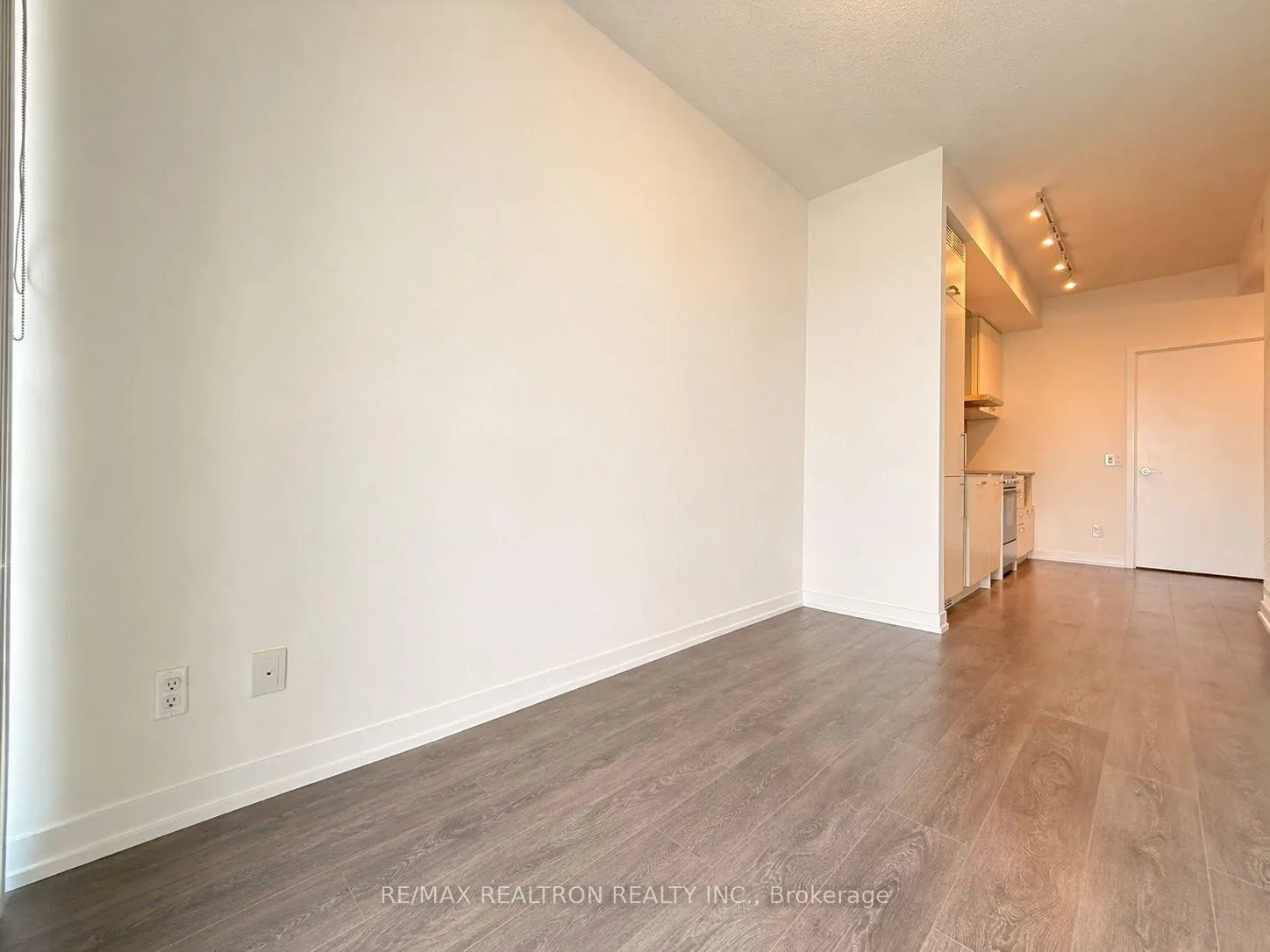 Photo 8 of Unit 3212, 125 Redpath Avenue, Toronto, Mount Pleasant West — HOMEH