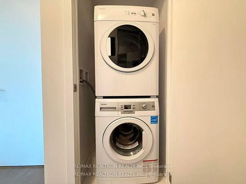 Photo 10 of Unit 3212, 125 Redpath Avenue, Toronto, Mount Pleasant West — HOMEH
