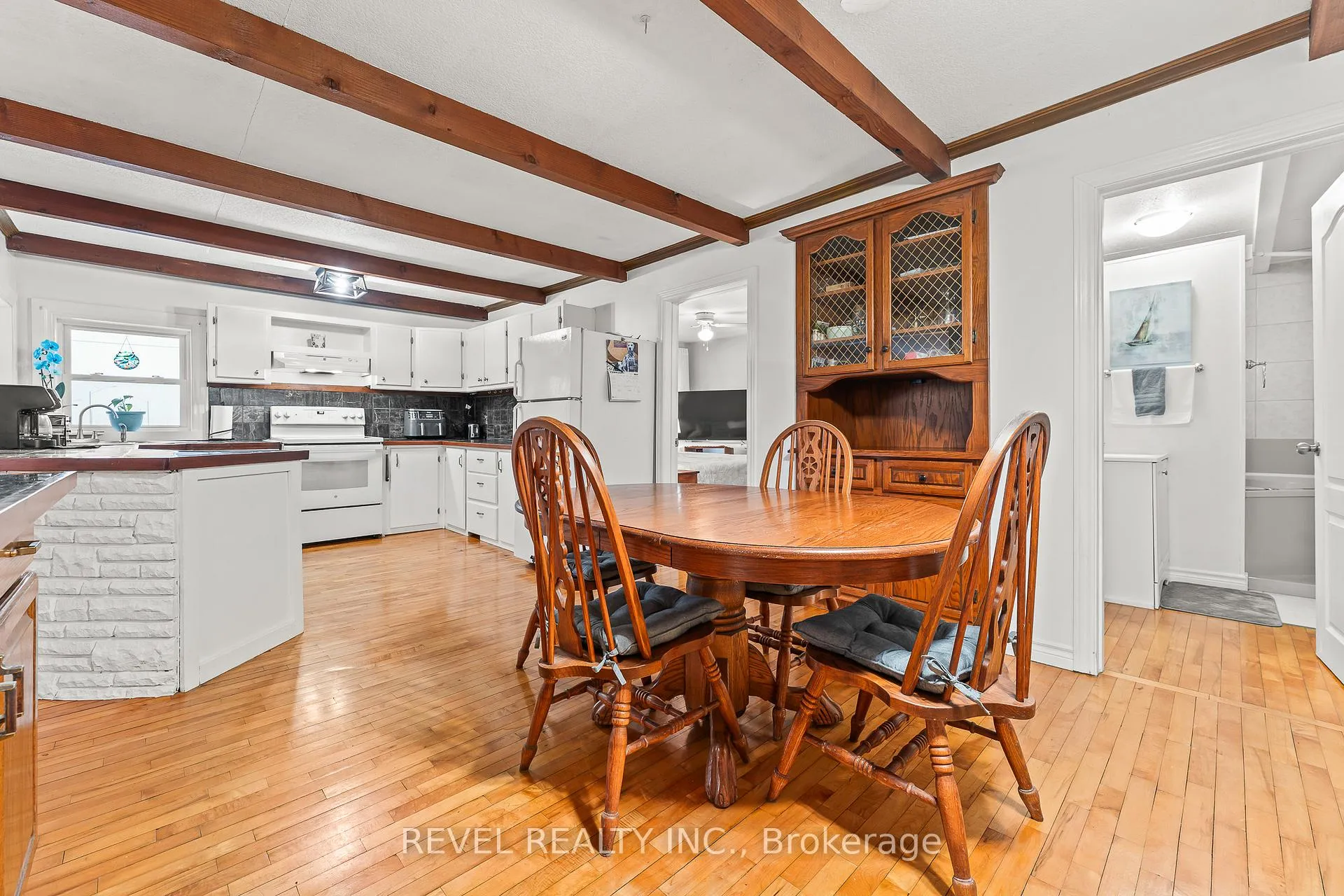 Photo 8 of 1407 Kottmeier Road, Thorold, Hurricane/Merrittville — HOMEH