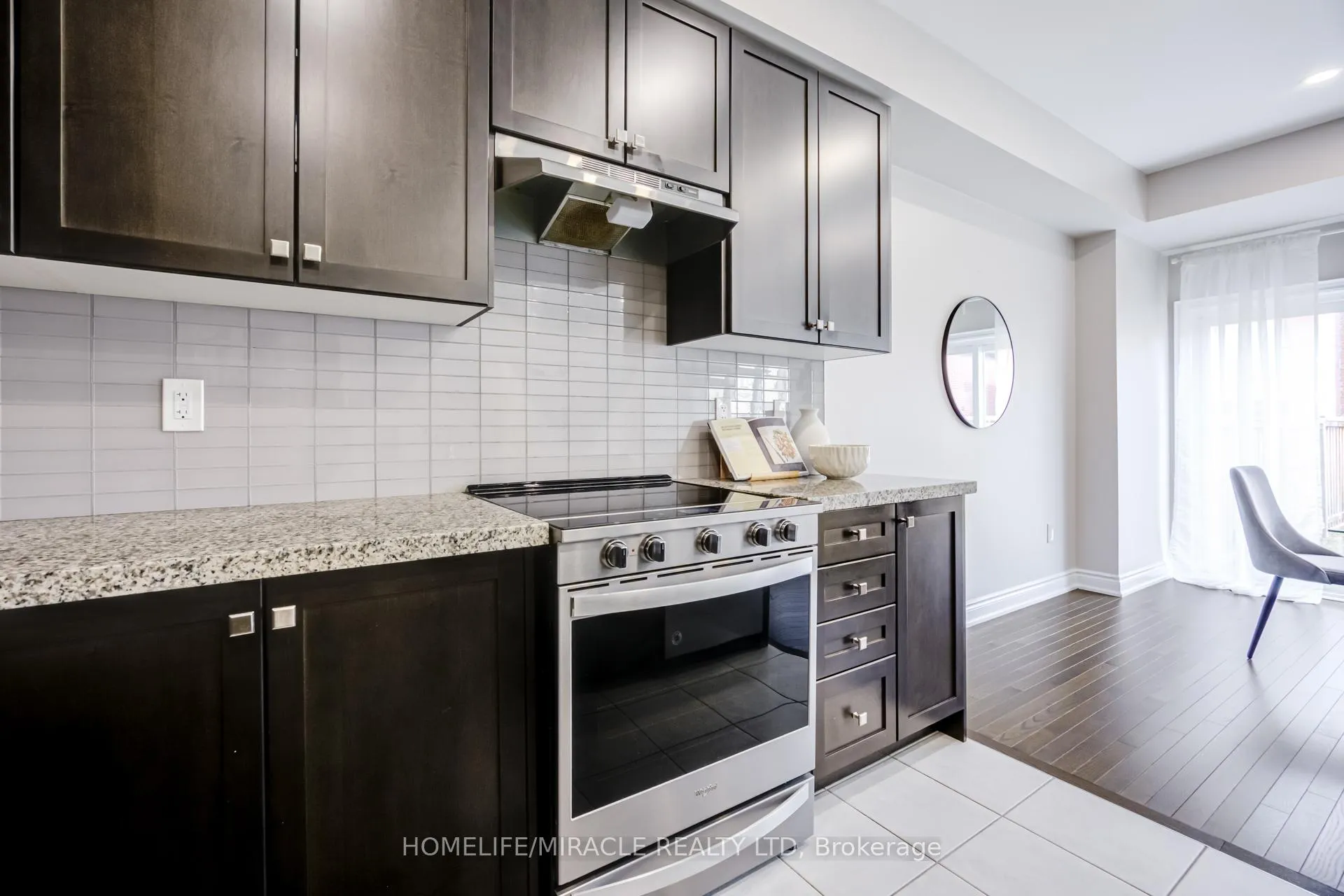 Photo 9 of 16 Arnold Crescent, New Tecumseth, Alliston — HOMEH