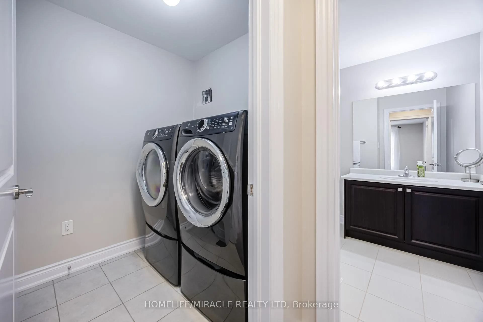 Photo 26 of 16 Arnold Crescent, New Tecumseth, Alliston — HOMEH