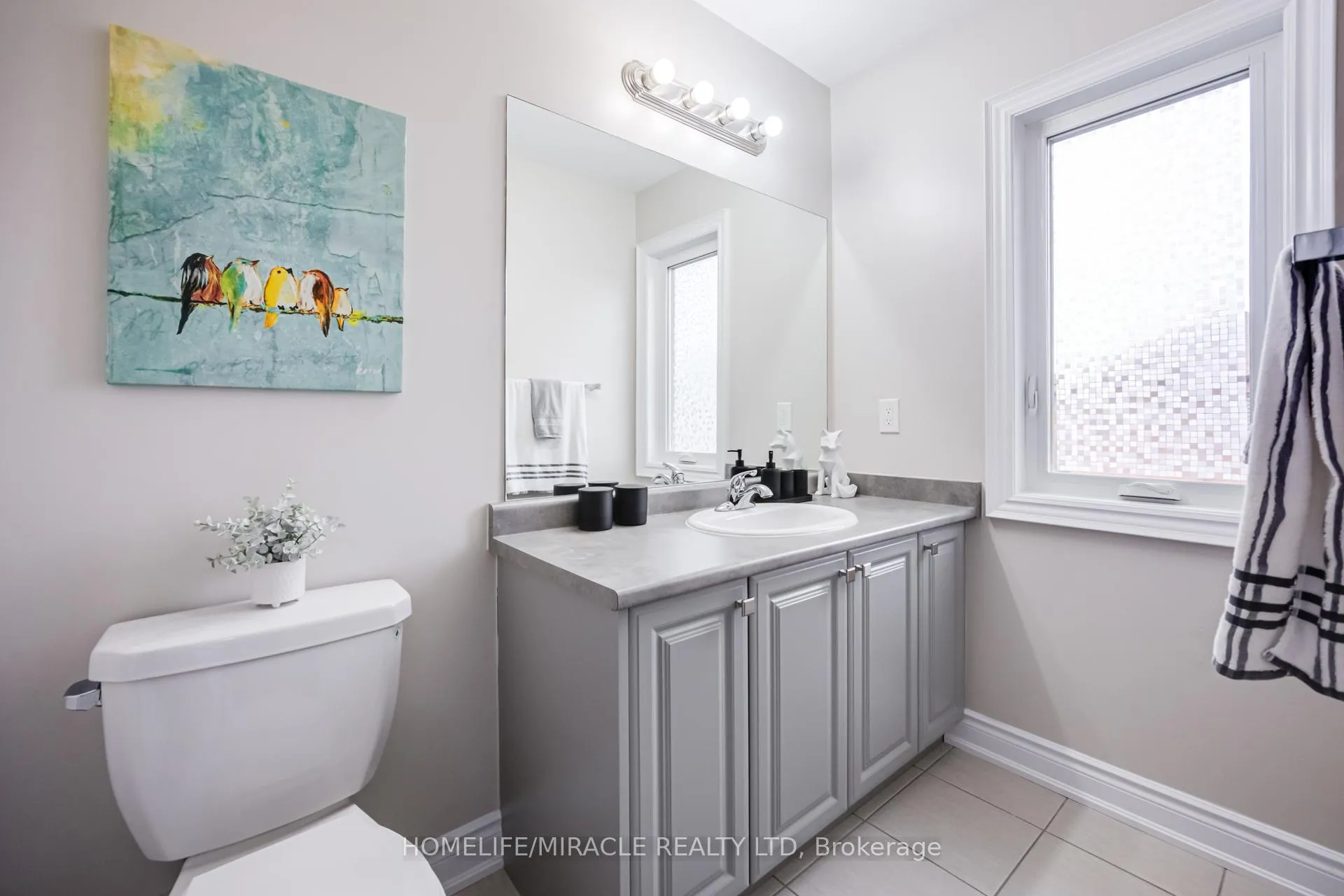 Photo 32 of 16 Arnold Crescent, New Tecumseth, Alliston — HOMEH