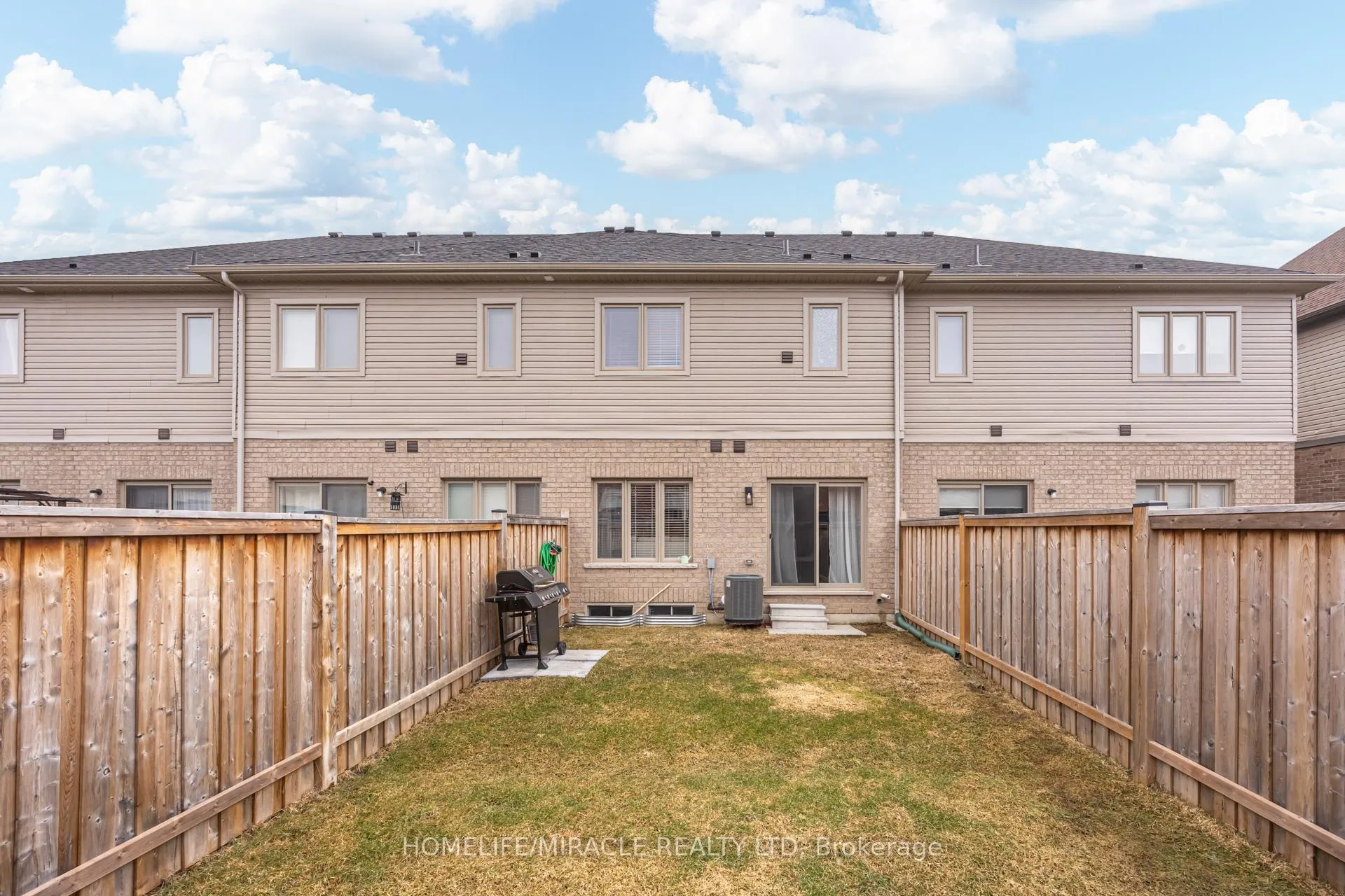 Photo 37 of 16 Arnold Crescent, New Tecumseth, Alliston — HOMEH