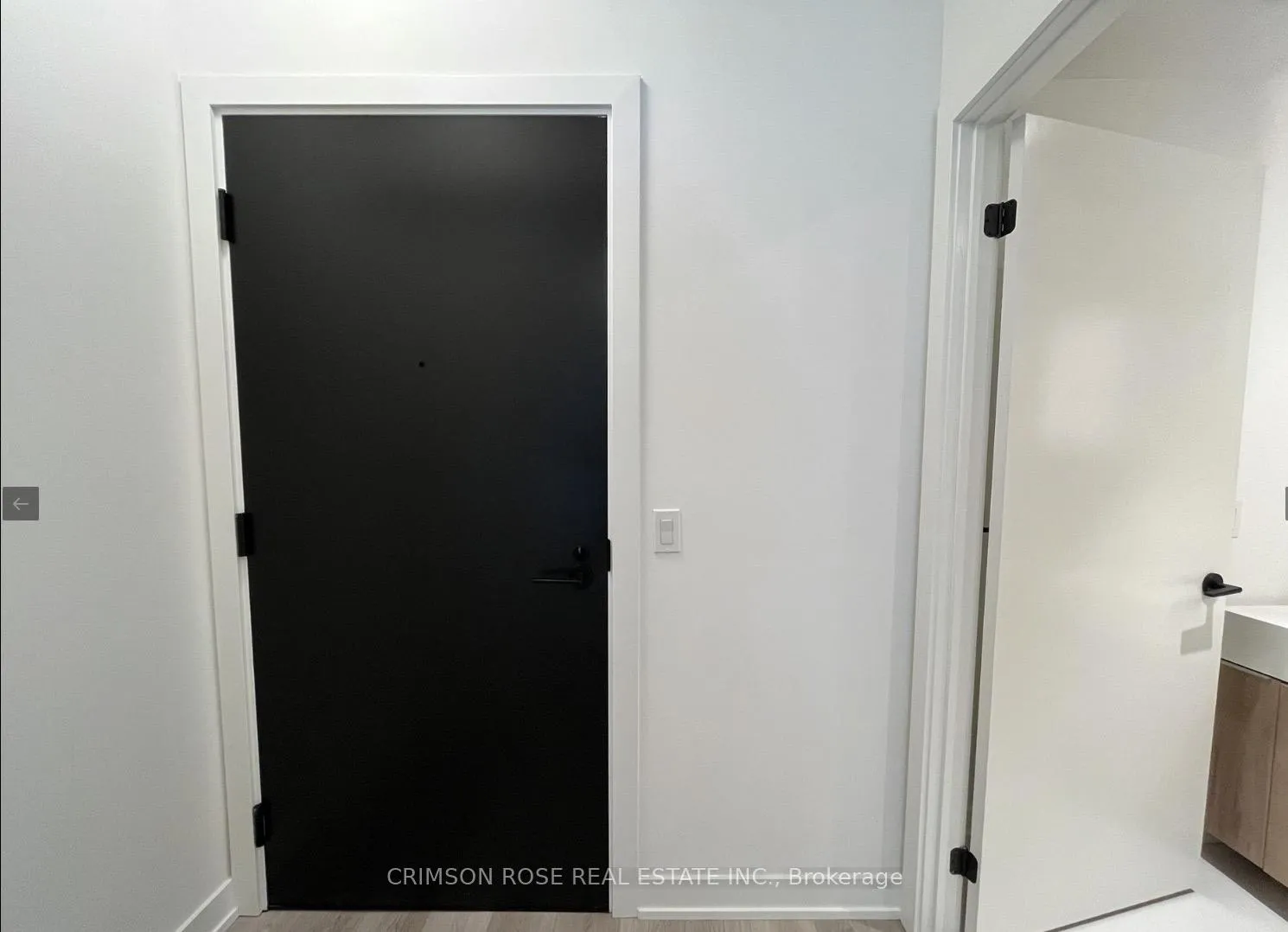Photo 3 of Unit 2006, 127 Broadway Avenue, Toronto, Mount Pleasant West — HOMEH