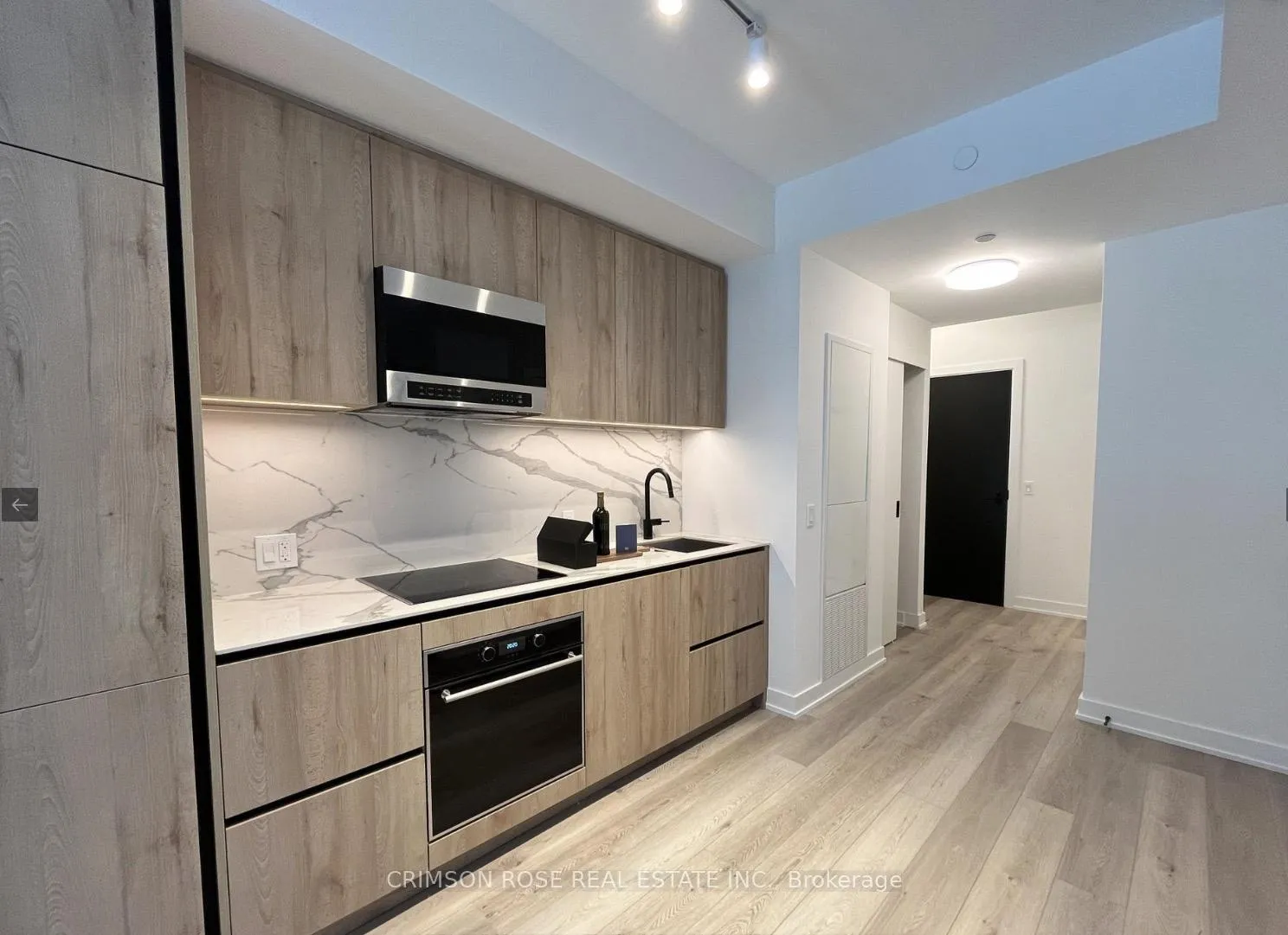 Photo 6 of Unit 2006, 127 Broadway Avenue, Toronto, Mount Pleasant West — HOMEH
