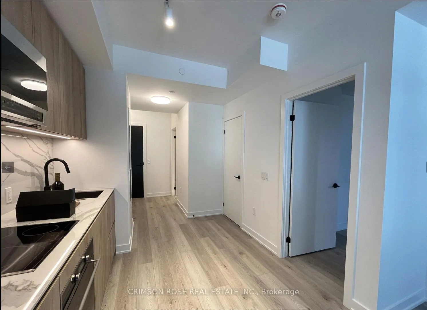 Photo 7 of Unit 2006, 127 Broadway Avenue, Toronto, Mount Pleasant West — HOMEH