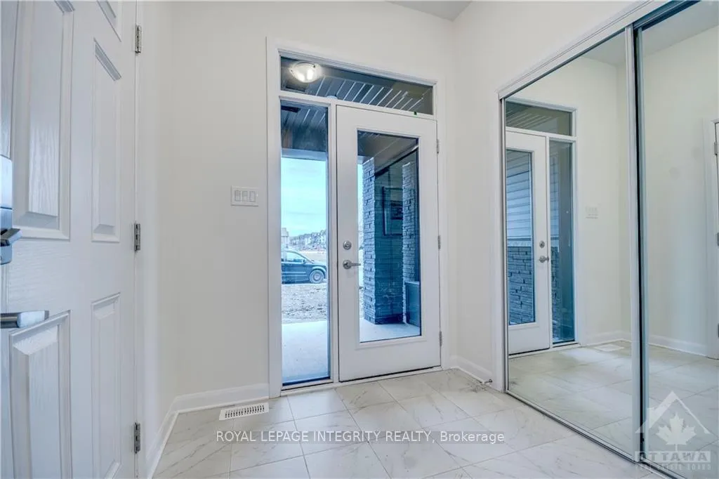 Photo 3 of 247 Clonrush Way, Ottawa, Kanata - Kanata Lakes/Heritage Hills — HOMEH
