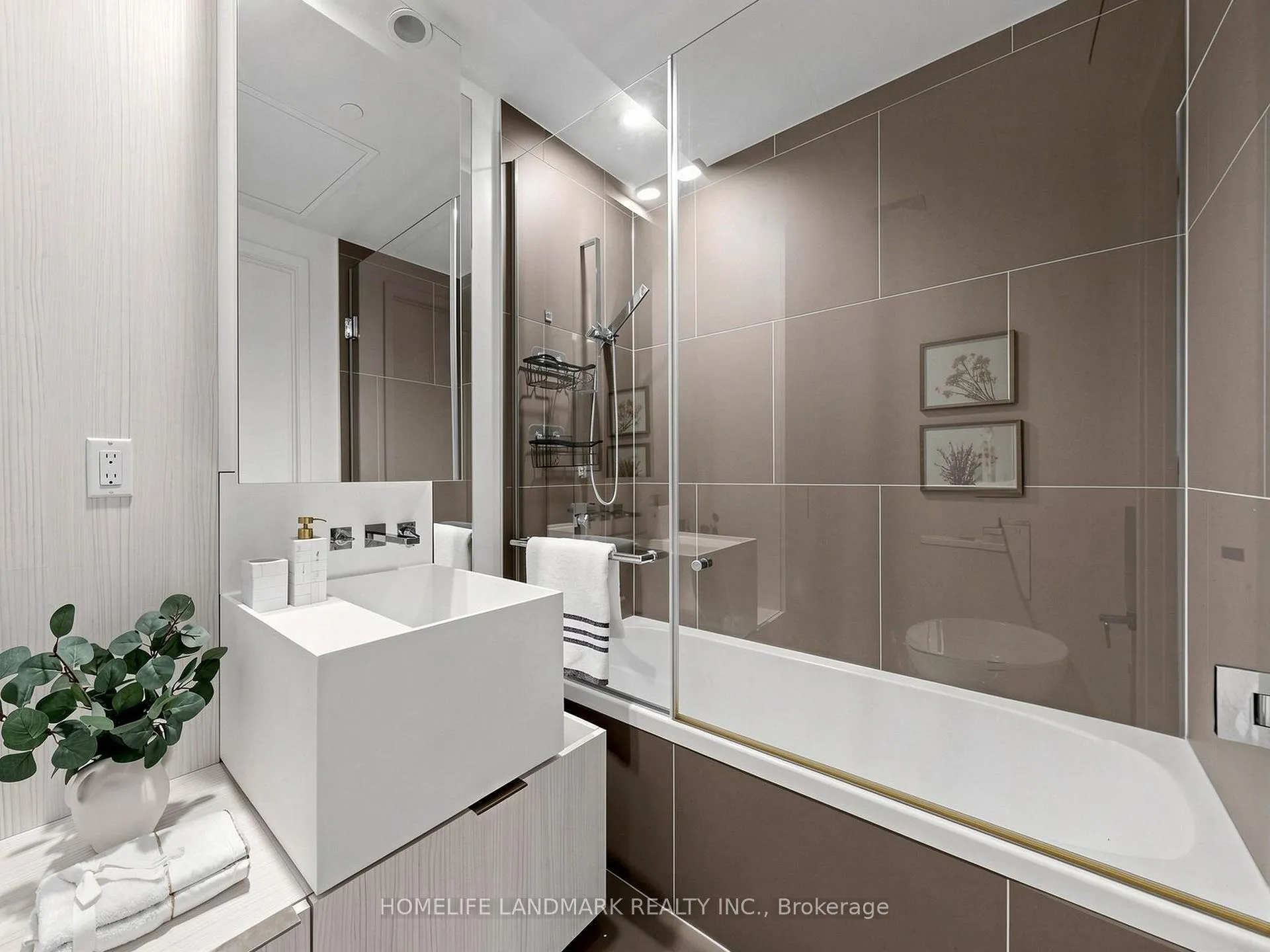 Photo 18 of Unit 6608, 1 bloor Street E, Toronto, Church-Yonge Corridor — HOMEH