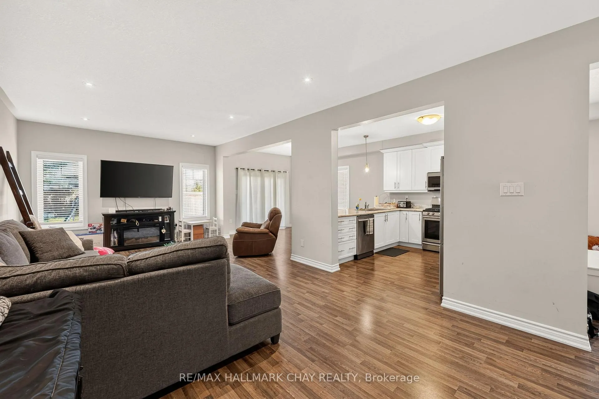 Photo 11 of 32 Jones Street, New Tecumseth, Alliston — HOMEH