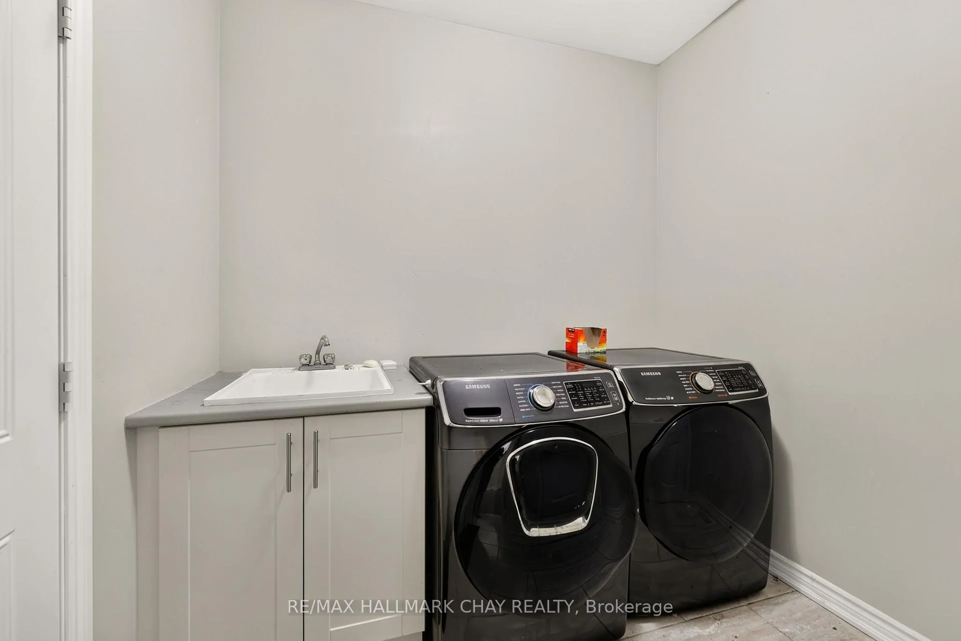 Photo 20 of 32 Jones Street, New Tecumseth, Alliston — HOMEH