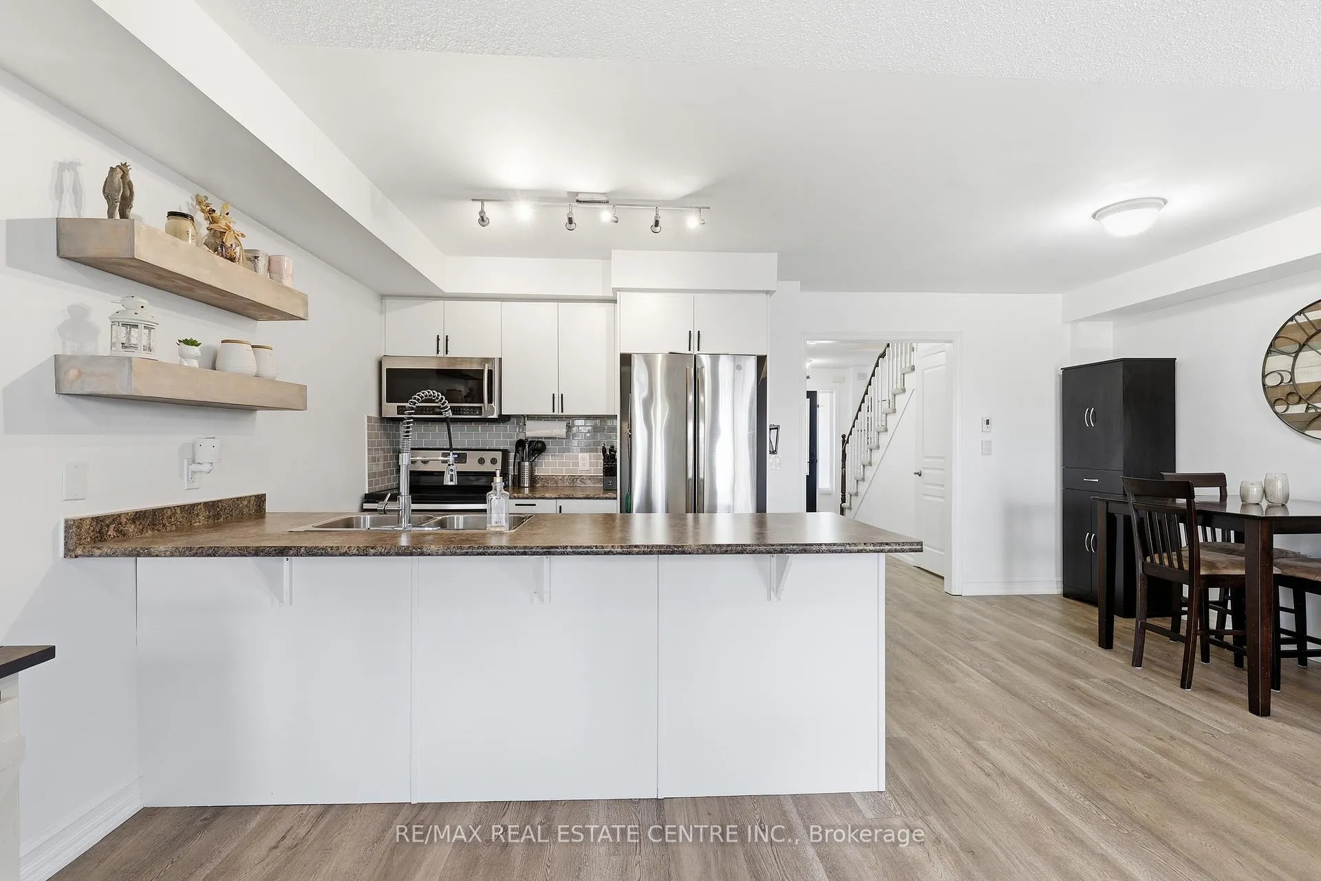 Photo 14 of 808 Cook Crescent, Shelburne — HOMEH