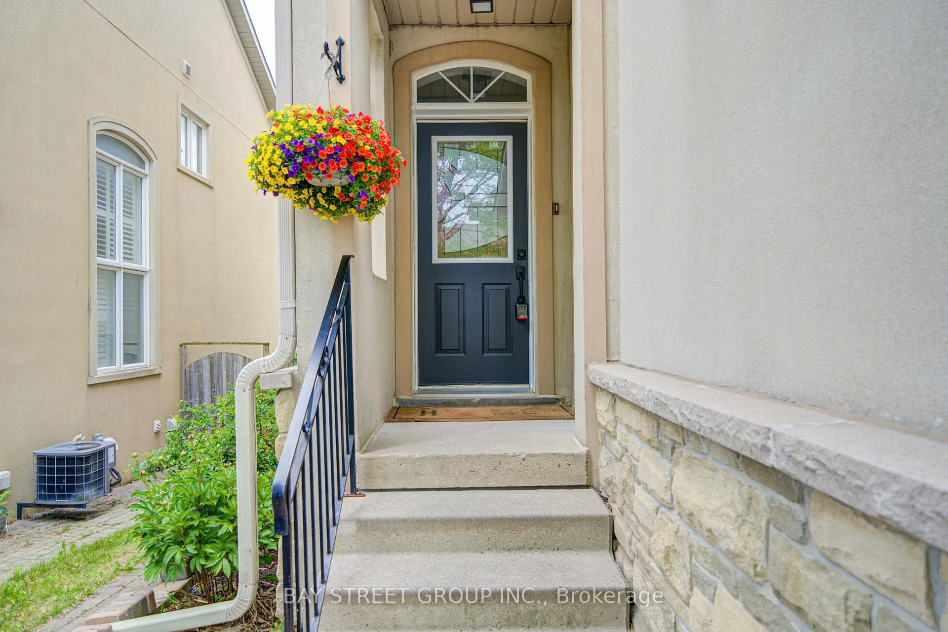 Photo 2 of 46 Romance Drive, Richmond Hill, Rouge Woods — HOMEH