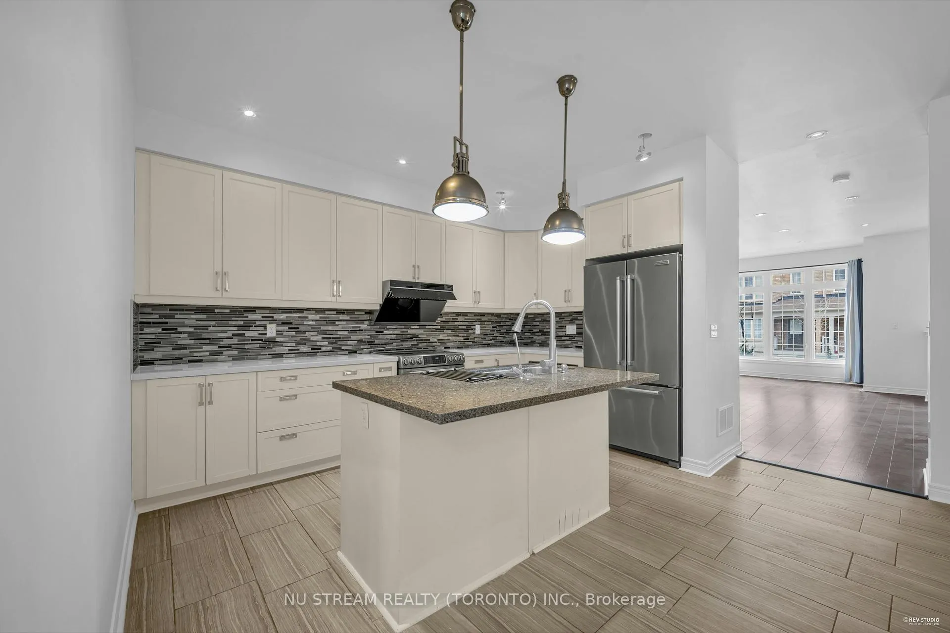 Photo 9 of 17 Greenery Road, Markham, Cornell — HOMEH