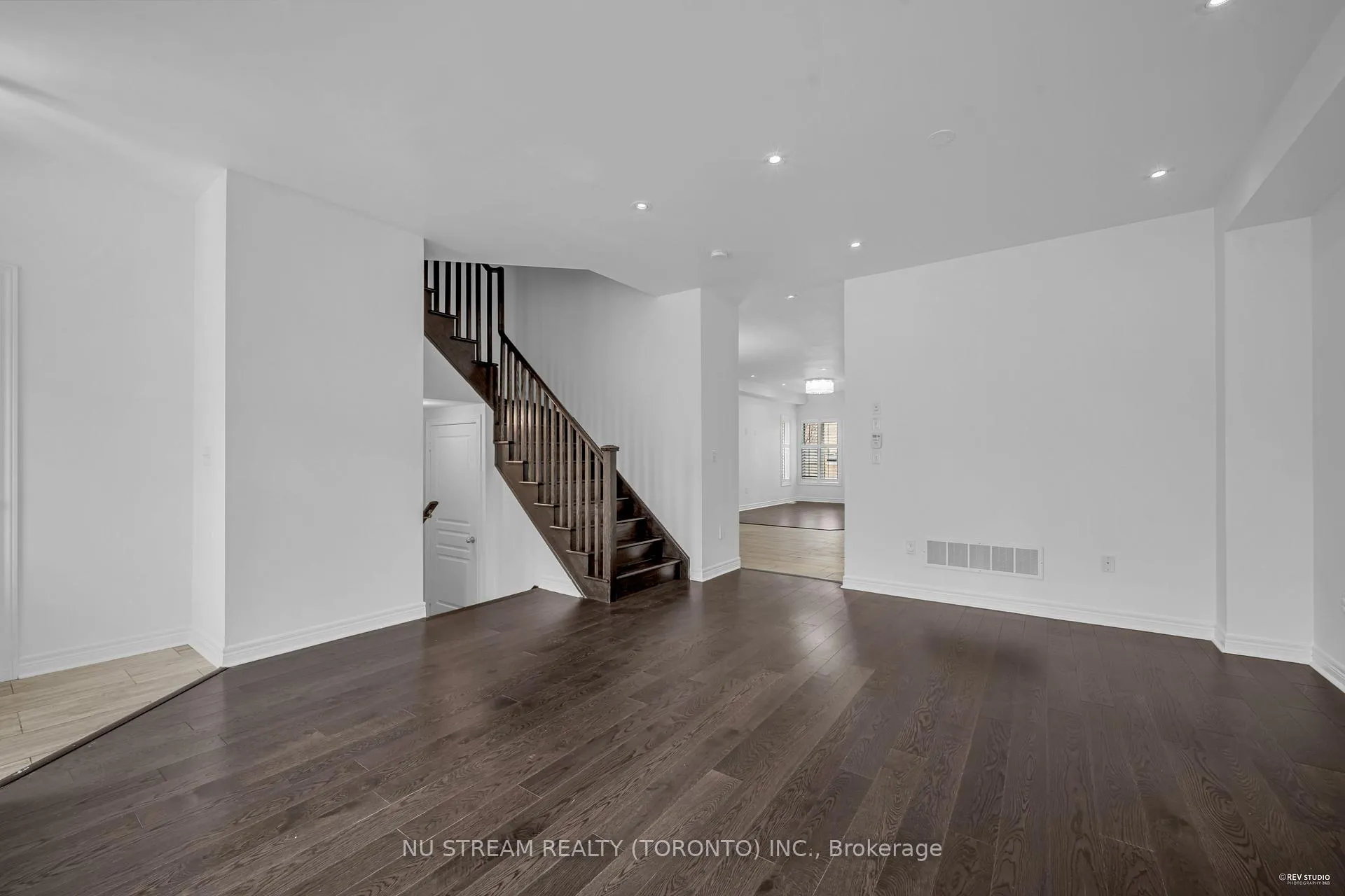 Photo 11 of 17 Greenery Road, Markham, Cornell — HOMEH