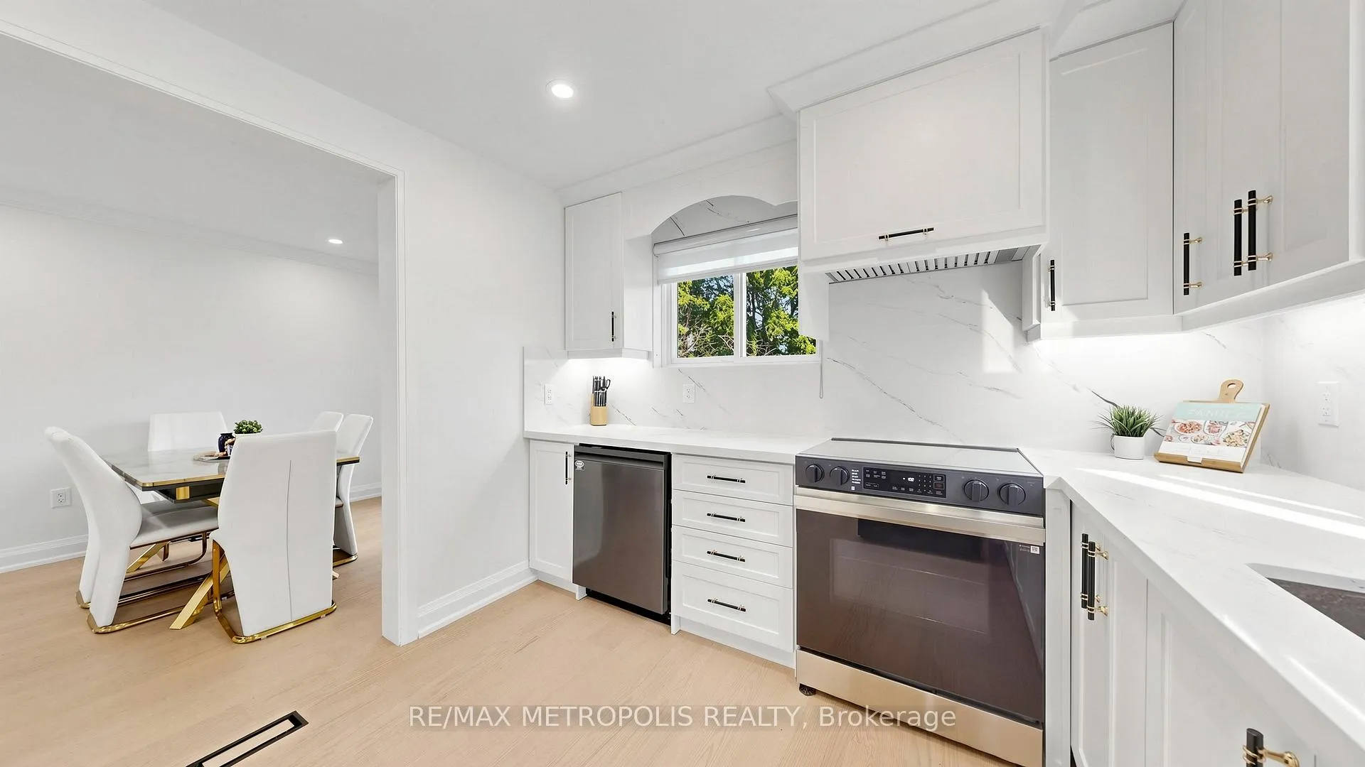 Photo 16 of 12 Romulus Drive, Scarborough, Bendale — HOMEH