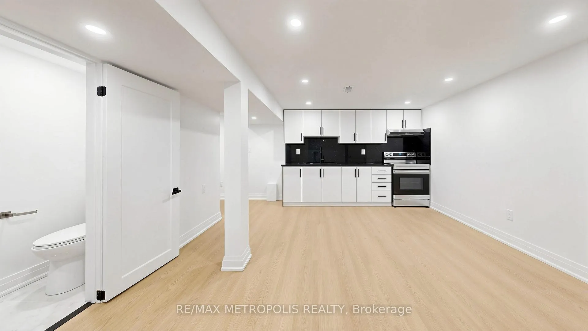 Photo 32 of 12 Romulus Drive, Scarborough, Bendale — HOMEH