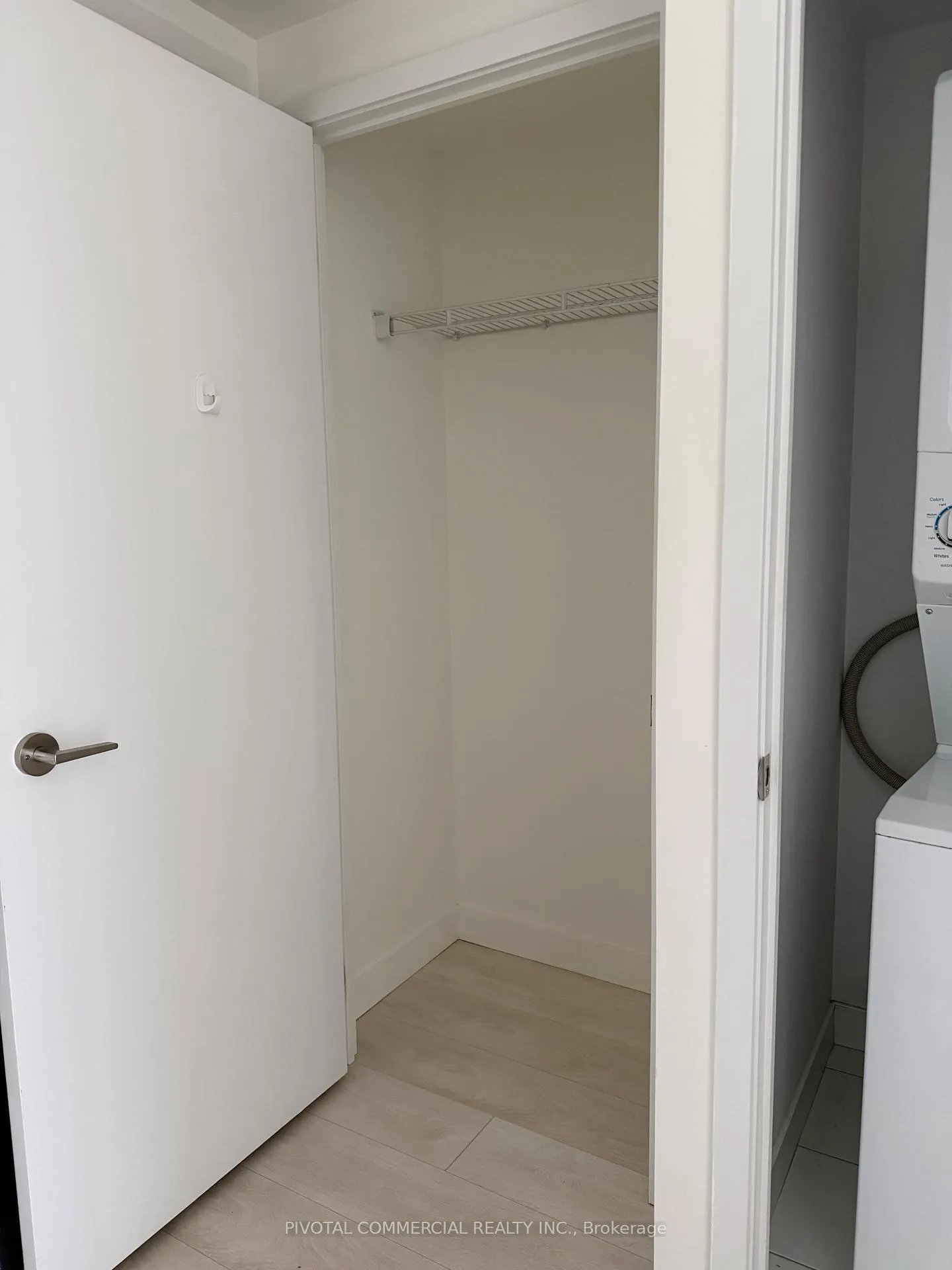 Photo 4 of Unit 5105, 8 Eglinton Avenue E, Toronto, Mount Pleasant West — HOMEH