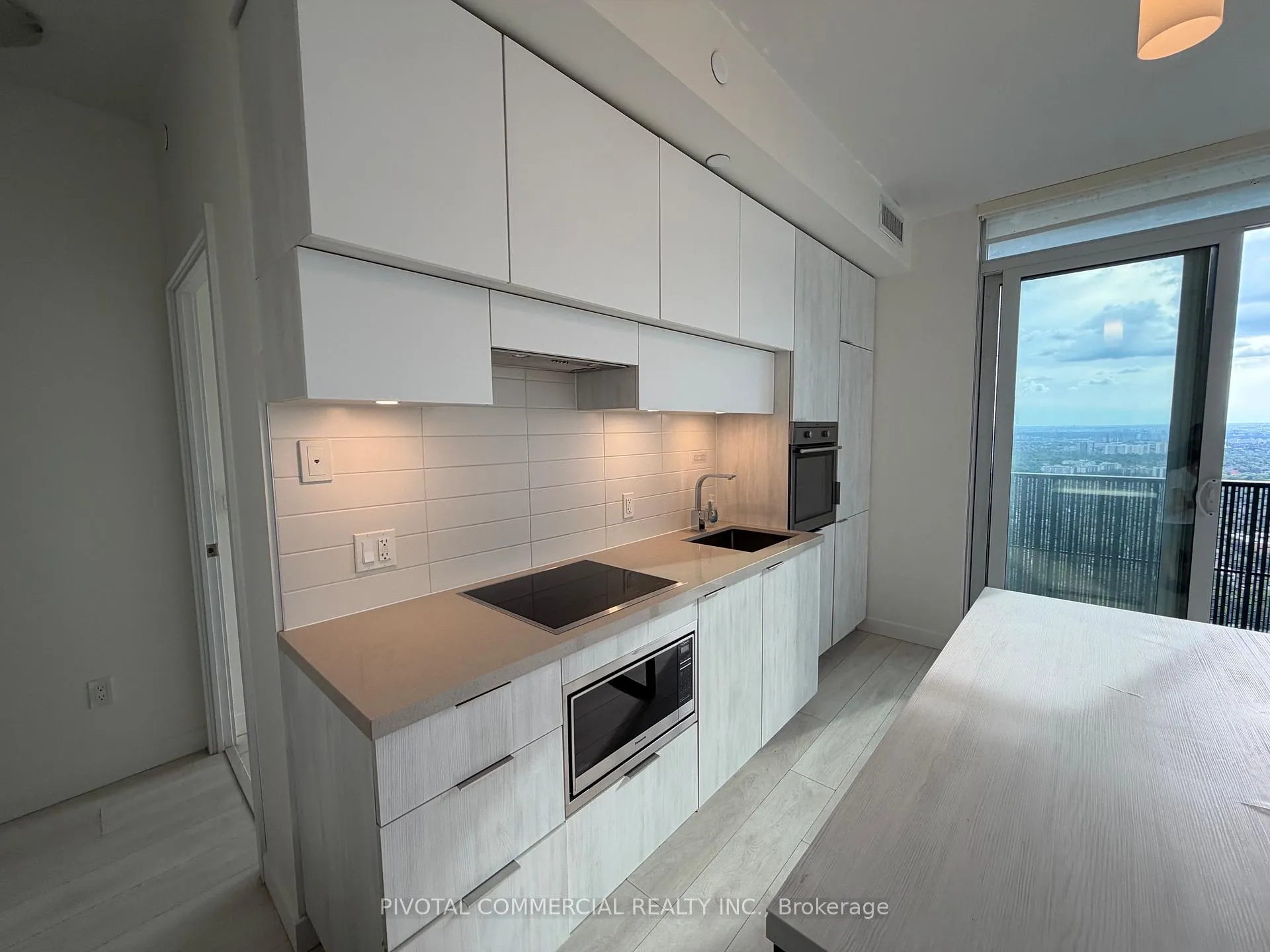 Photo 12 of Unit 5105, 8 Eglinton Avenue E, Toronto, Mount Pleasant West — HOMEH