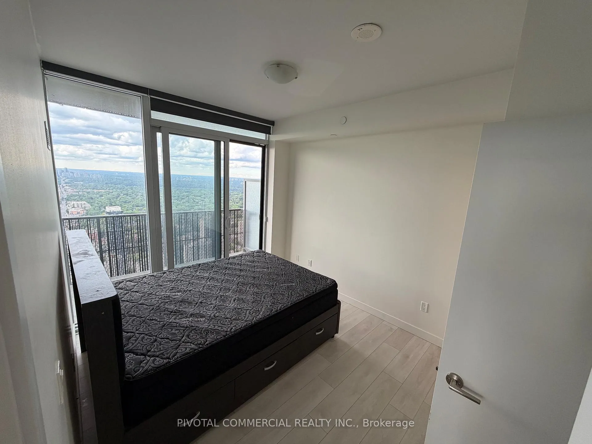 Photo 22 of Unit 5105, 8 Eglinton Avenue E, Toronto, Mount Pleasant West — HOMEH