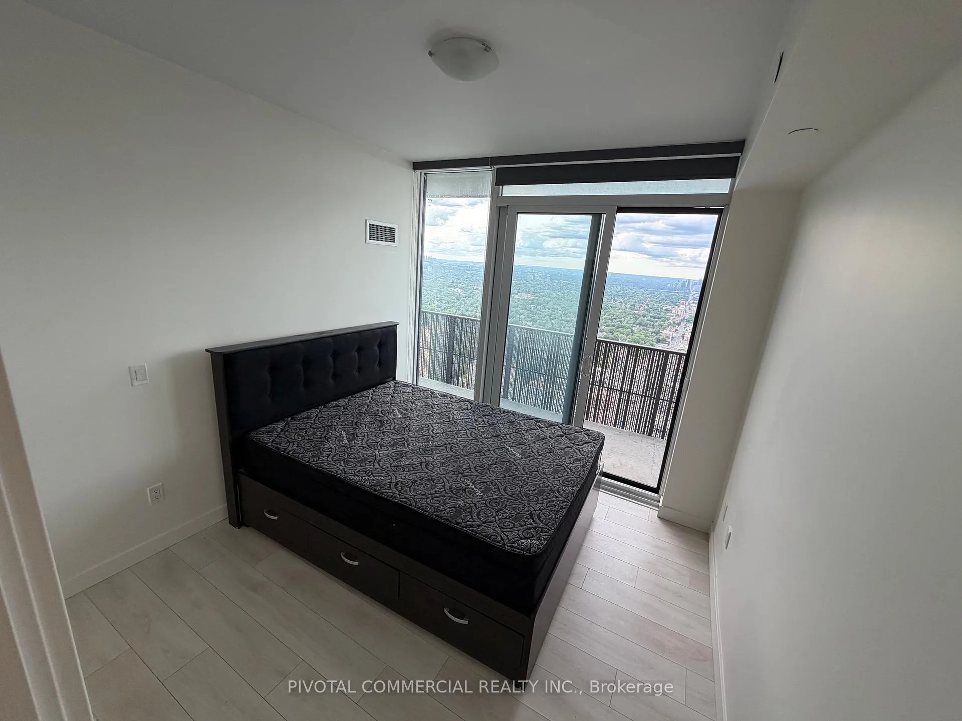 Photo 23 of Unit 5105, 8 Eglinton Avenue E, Toronto, Mount Pleasant West — HOMEH