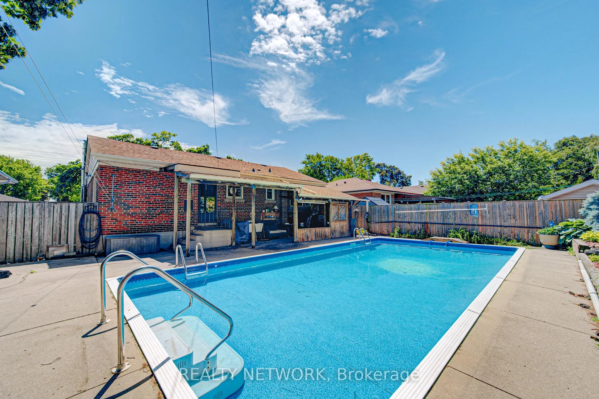 Photo 3 of 56 Ferrara Street, Hamilton, Huntington — HOMEH
