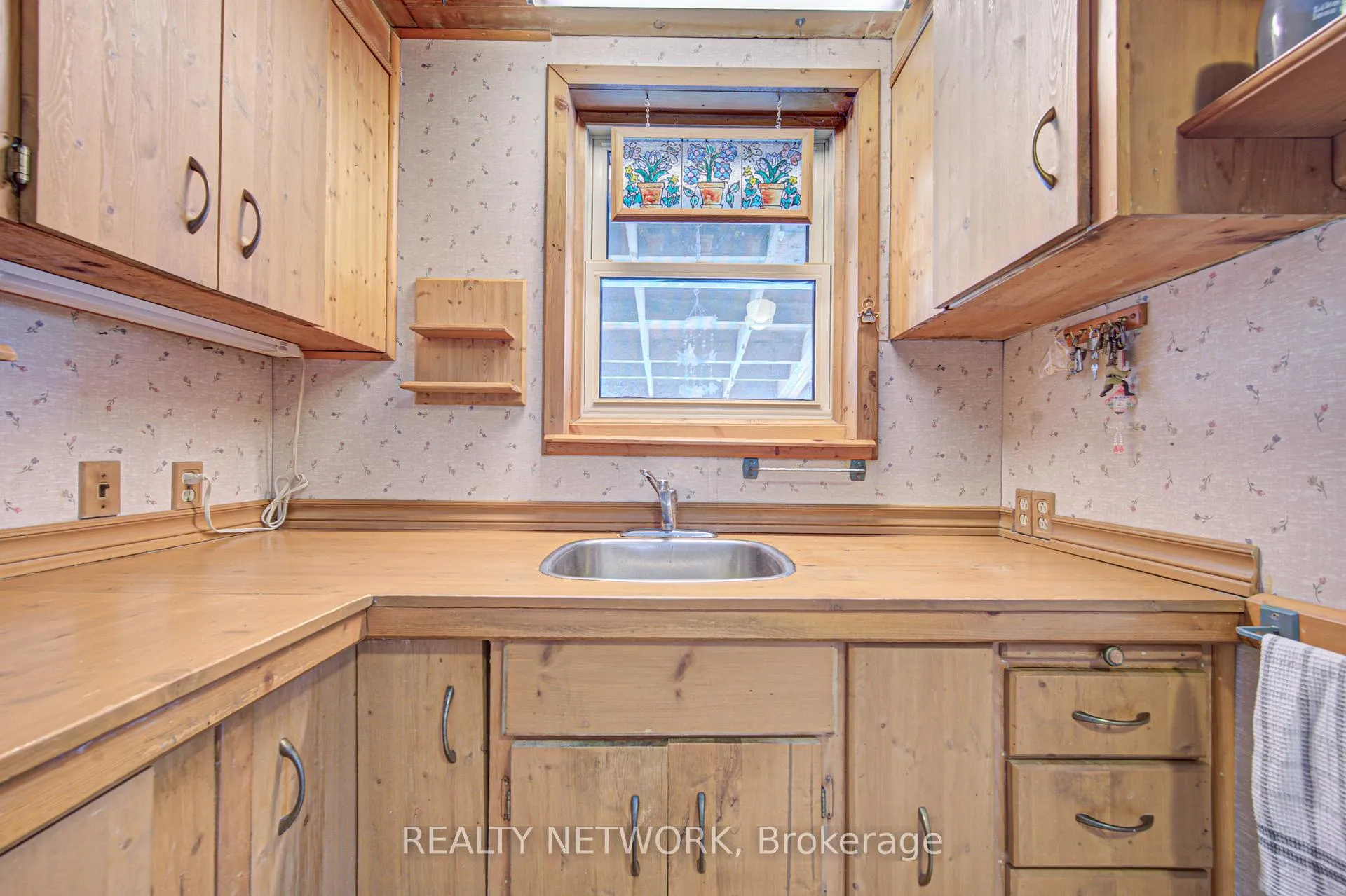 Photo 11 of 56 Ferrara Street, Hamilton, Huntington — HOMEH