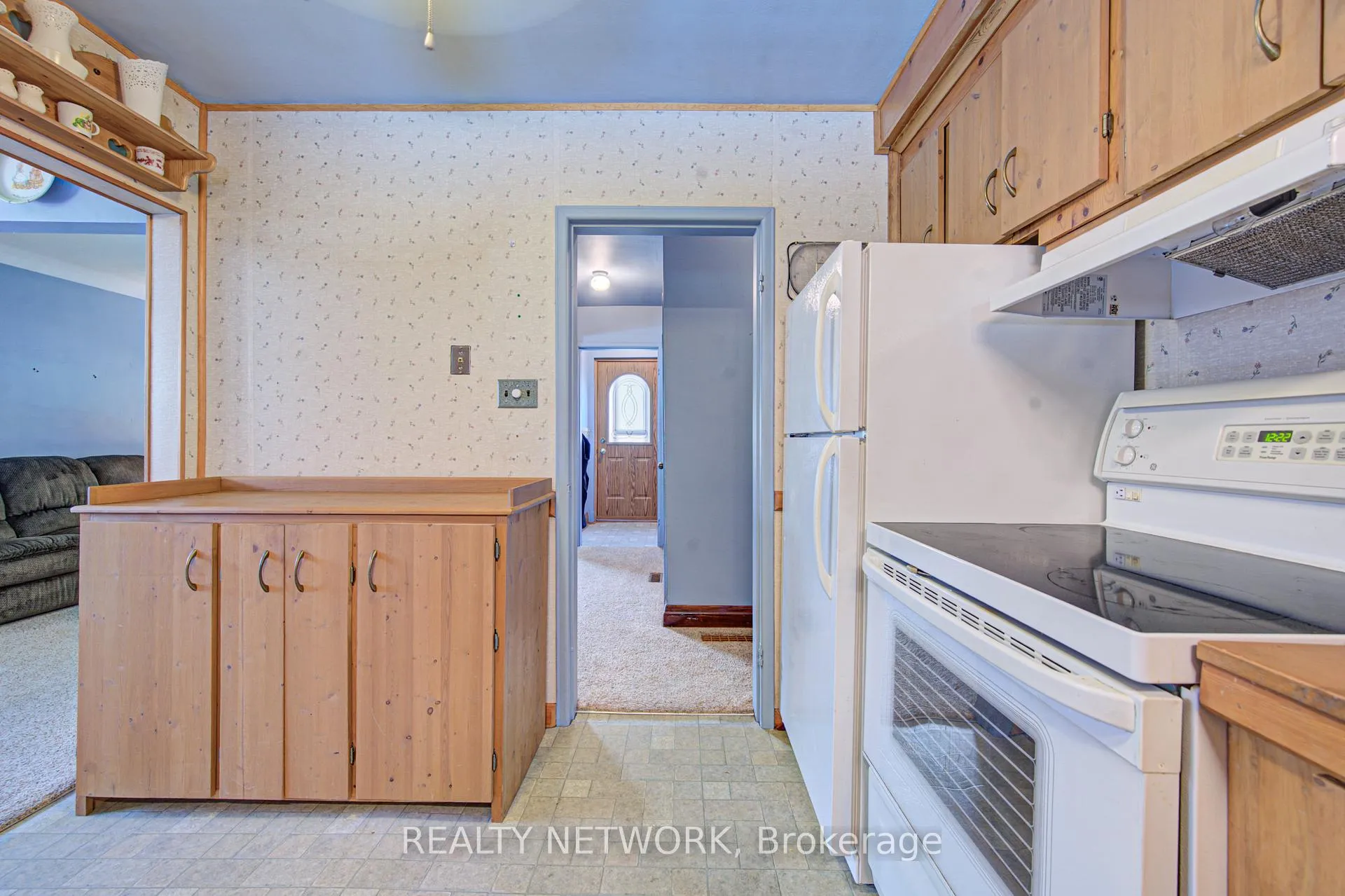 Photo 12 of 56 Ferrara Street, Hamilton, Huntington — HOMEH