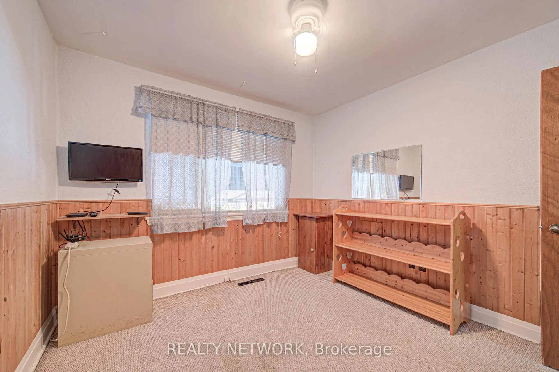 Photo 13 of 56 Ferrara Street, Hamilton, Huntington — HOMEH