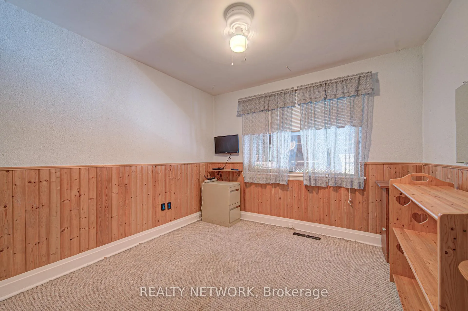 Photo 14 of 56 Ferrara Street, Hamilton, Huntington — HOMEH