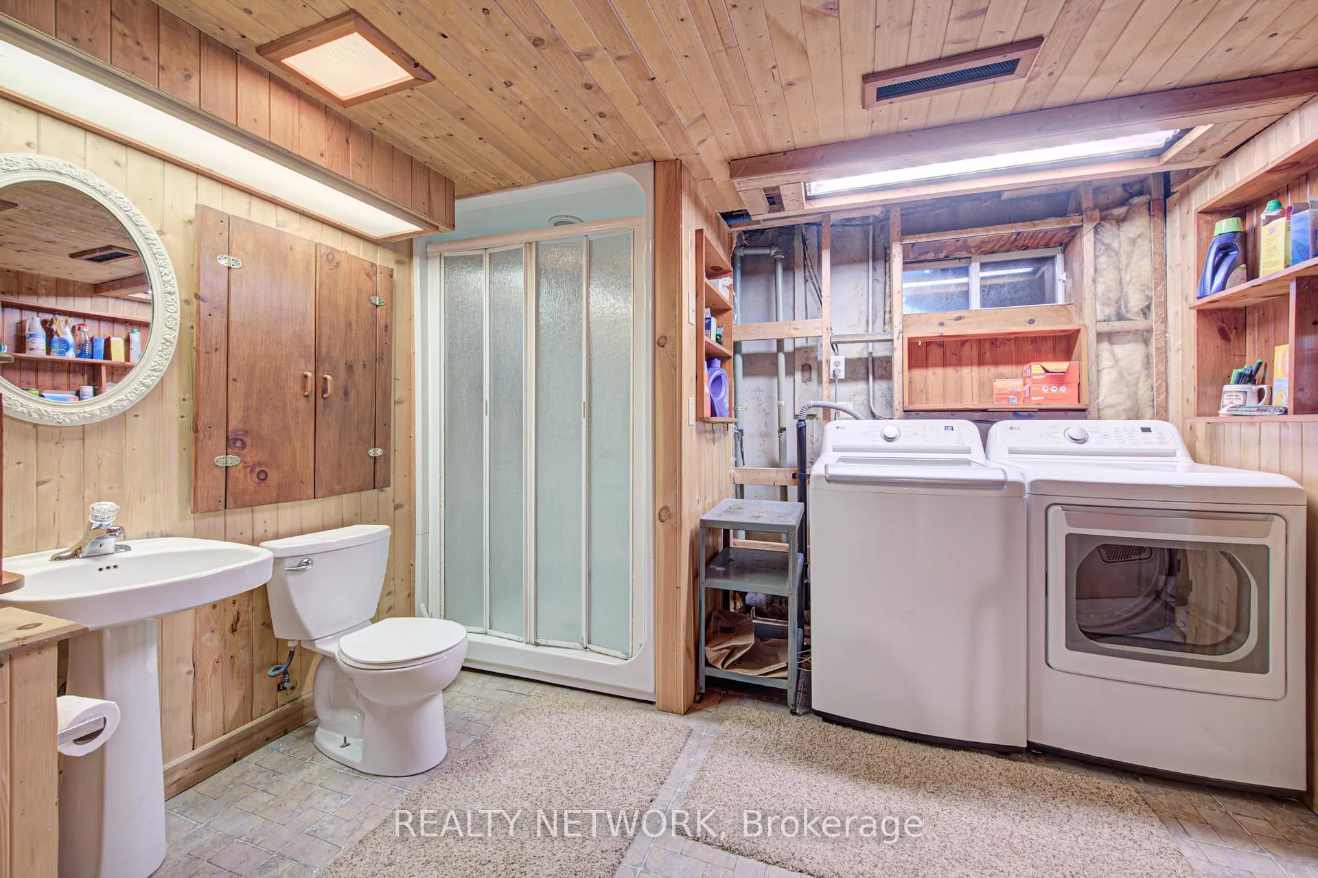 Photo 26 of 56 Ferrara Street, Hamilton, Huntington — HOMEH