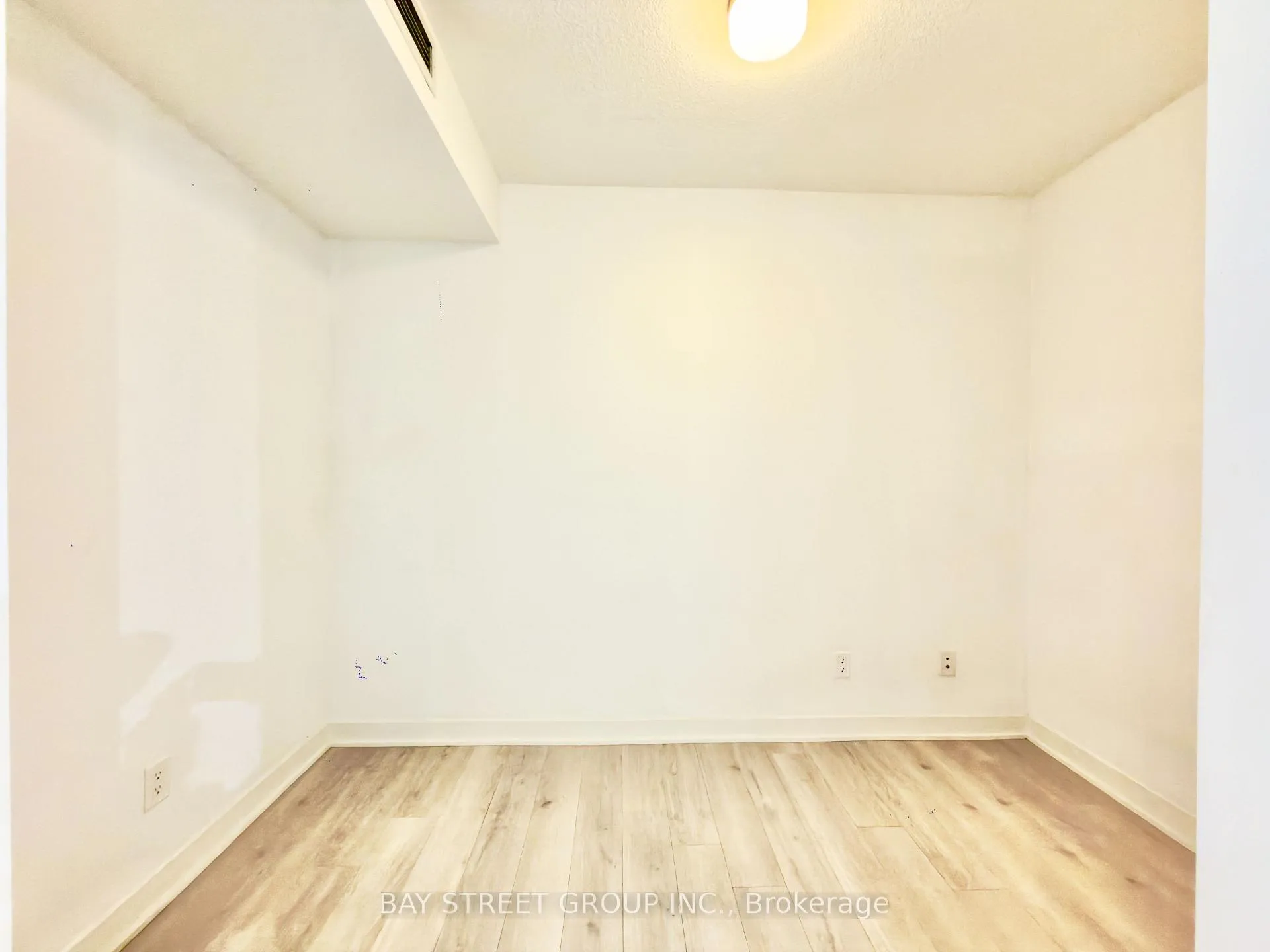 Photo 8 of Unit 2007, 80 Queens Wharf Road, Toronto, Waterfront Communities — HOMEH